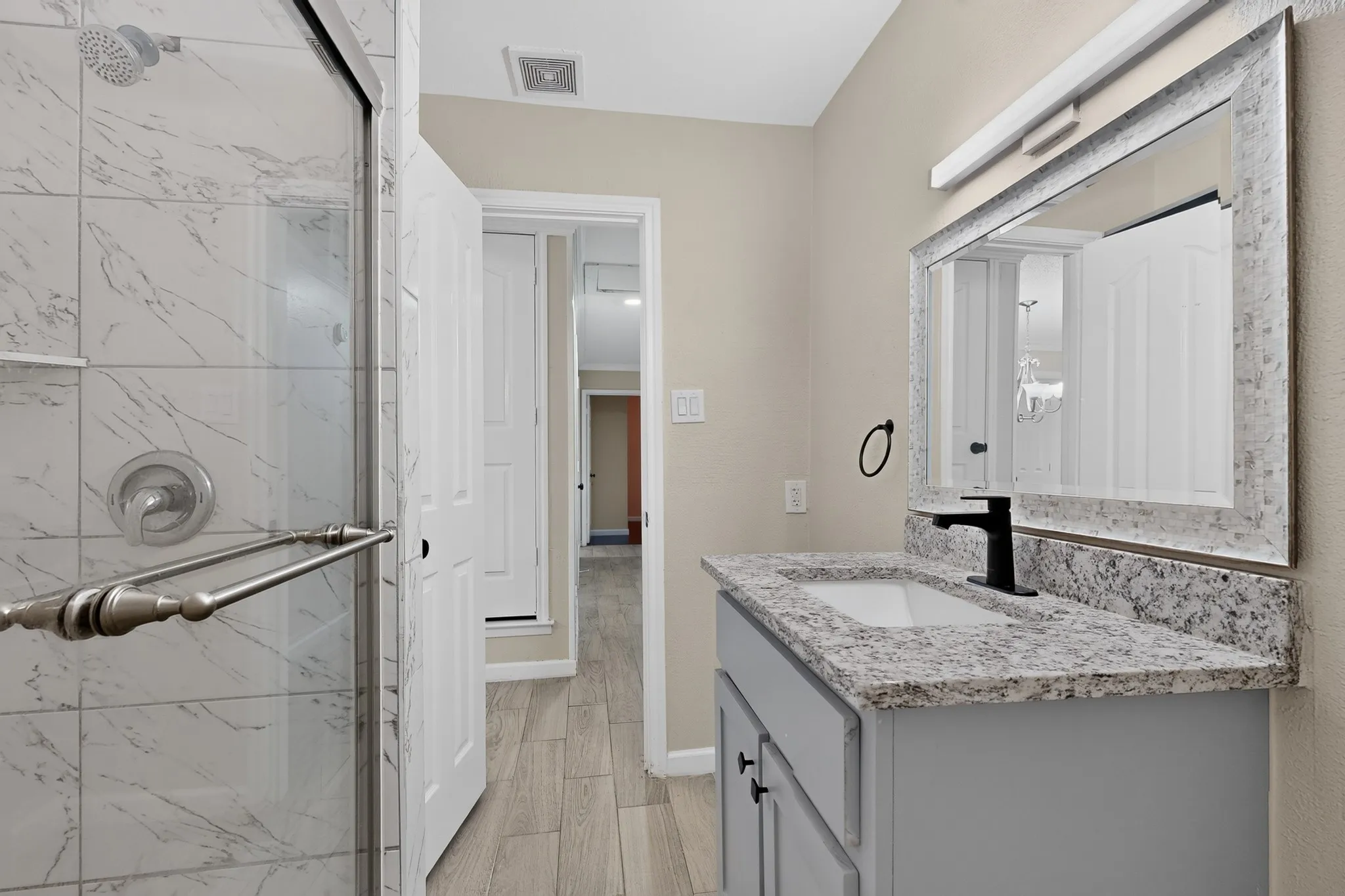 Single Family Residence For Sale in Dallas County , 2441 Lakeshore Drive, Grand Prairie, Texas 75051, 3 Bedroom, 2 Bathroom, Garage spaces, 1,303 Sqft, built in 1971, mls#21371049, Real Estate Agent in Grand Prairie, Homes For Sale in Dallas county, Homes For Sale in Grand Prairie, Realtor in Grand Prairie Texas, Real Estate Brokerage Independent Realty Texas, Luminita Cordes Realtor