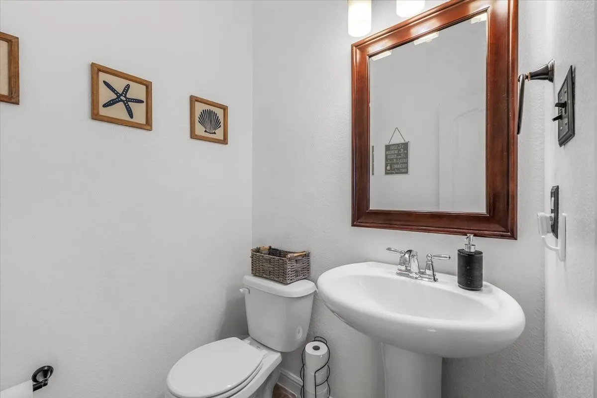 Single Family Residence For Sale in Tarrant County , 2909 Merry View Lane, Fort Worth, Texas 76120, 4 Bedroom, 3 Bathroom, 2 Garage spaces, 2,533 Sqft, built in 2012, mls#21372764, Real Estate Agent in Fort Worth, Homes For Sale in Tarrant county, Homes For Sale in Fort Worth, Realtor in Fort Worth Texas, Real Estate Brokerage Independent Realty Texas, Luminita Cordes Realtor
