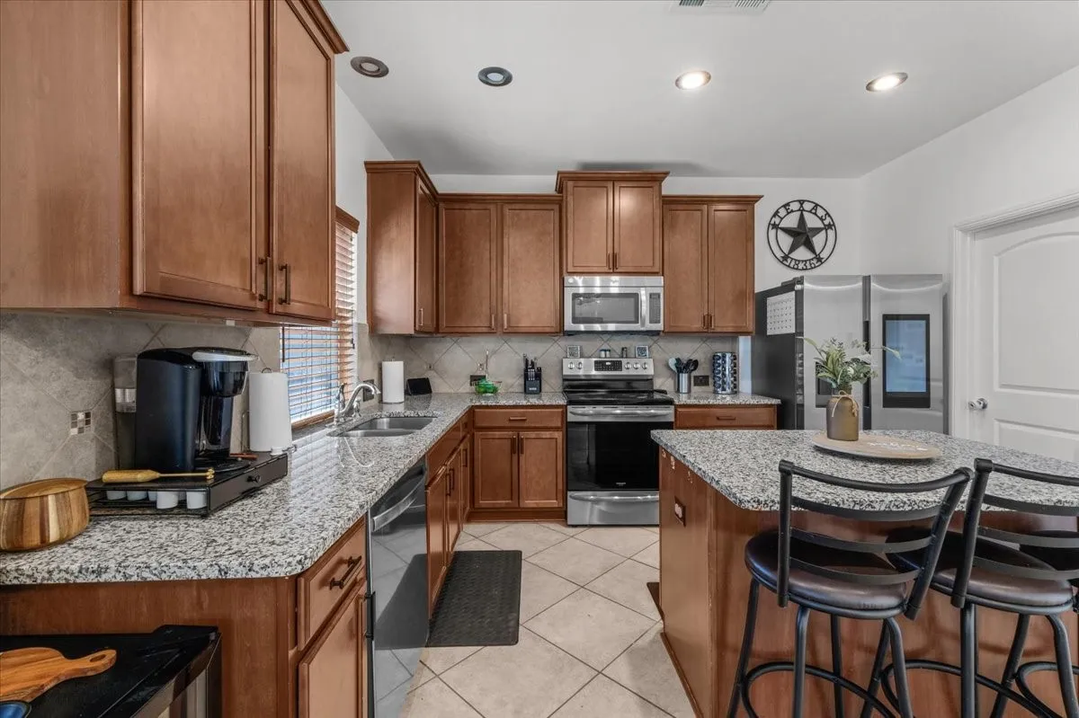 Single Family Residence For Sale in Tarrant County , 2909 Merry View Lane, Fort Worth, Texas 76120, 4 Bedroom, 3 Bathroom, 2 Garage spaces, 2,533 Sqft, built in 2012, mls#21372764, Real Estate Agent in Fort Worth, Homes For Sale in Tarrant county, Homes For Sale in Fort Worth, Realtor in Fort Worth Texas, Real Estate Brokerage Independent Realty Texas, Luminita Cordes Realtor
