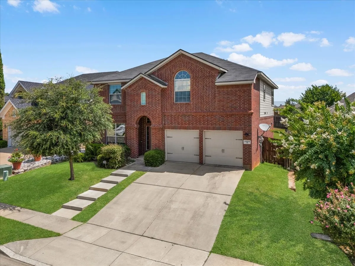 Single Family Residence For Sale in Tarrant County , 2909 Merry View Lane, Fort Worth, Texas 76120, 4 Bedroom, 3 Bathroom, 2 Garage spaces, 2,533 Sqft, built in 2012, mls#21372764, Real Estate Agent in Fort Worth, Homes For Sale in Tarrant county, Homes For Sale in Fort Worth, Realtor in Fort Worth Texas, Real Estate Brokerage Independent Realty Texas, Luminita Cordes Realtor