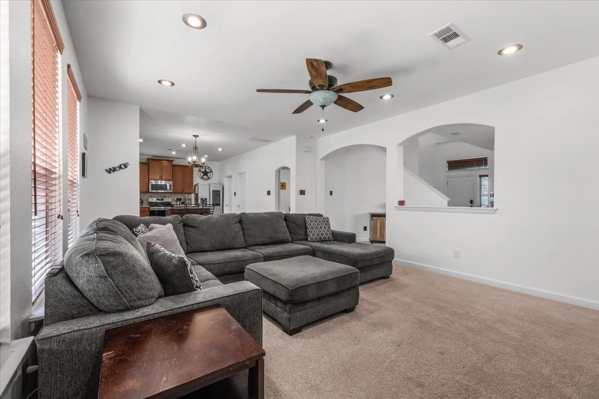 Single Family Residence For Sale in Tarrant County , 2909 Merry View Lane, Fort Worth, Texas 76120, 4 Bedroom, 3 Bathroom, 2 Garage spaces, 2,533 Sqft, built in 2012, mls#21372764, Real Estate Agent in Fort Worth, Homes For Sale in Tarrant county, Homes For Sale in Fort Worth, Realtor in Fort Worth Texas, Real Estate Brokerage Independent Realty Texas, Luminita Cordes Realtor