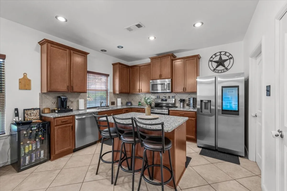 Single Family Residence For Sale in Tarrant County , 2909 Merry View Lane, Fort Worth, Texas 76120, 4 Bedroom, 3 Bathroom, 2 Garage spaces, 2,533 Sqft, built in 2012, mls#21372764, Real Estate Agent in Fort Worth, Homes For Sale in Tarrant county, Homes For Sale in Fort Worth, Realtor in Fort Worth Texas, Real Estate Brokerage Independent Realty Texas, Luminita Cordes Realtor