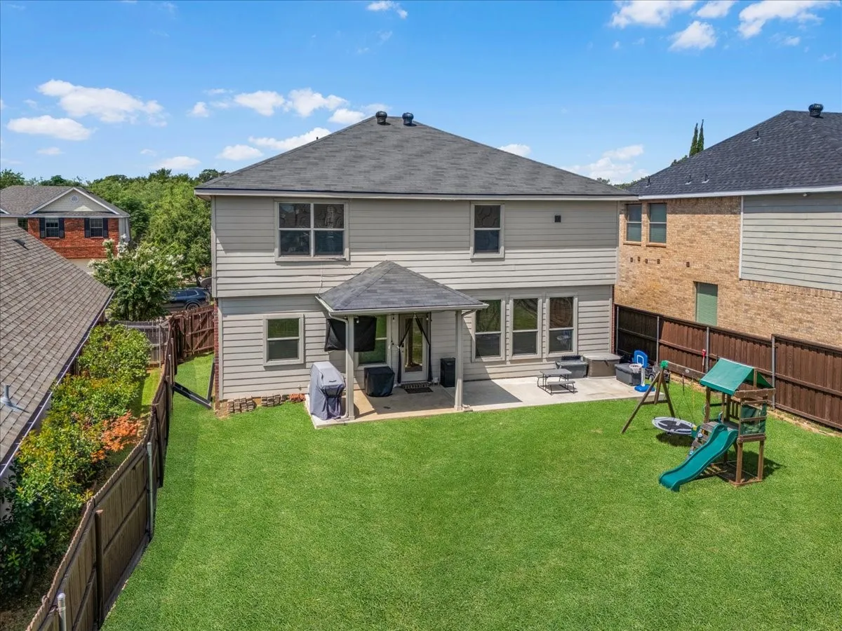 Single Family Residence For Sale in Tarrant County , 2909 Merry View Lane, Fort Worth, Texas 76120, 4 Bedroom, 3 Bathroom, 2 Garage spaces, 2,533 Sqft, built in 2012, mls#21372764, Real Estate Agent in Fort Worth, Homes For Sale in Tarrant county, Homes For Sale in Fort Worth, Realtor in Fort Worth Texas, Real Estate Brokerage Independent Realty Texas, Luminita Cordes Realtor
