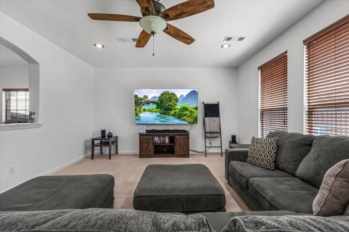 Single Family Residence For Sale in Tarrant County , 2909 Merry View Lane, Fort Worth, Texas 76120, 4 Bedroom, 3 Bathroom, 2 Garage spaces, 2,533 Sqft, built in 2012, mls#21372764, Real Estate Agent in Fort Worth, Homes For Sale in Tarrant county, Homes For Sale in Fort Worth, Realtor in Fort Worth Texas, Real Estate Brokerage Independent Realty Texas, Luminita Cordes Realtor