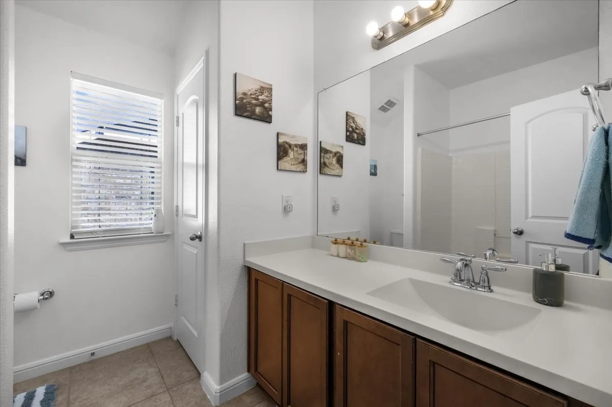 Single Family Residence For Sale in Tarrant County , 2909 Merry View Lane, Fort Worth, Texas 76120, 4 Bedroom, 3 Bathroom, 2 Garage spaces, 2,533 Sqft, built in 2012, mls#21372764, Real Estate Agent in Fort Worth, Homes For Sale in Tarrant county, Homes For Sale in Fort Worth, Realtor in Fort Worth Texas, Real Estate Brokerage Independent Realty Texas, Luminita Cordes Realtor
