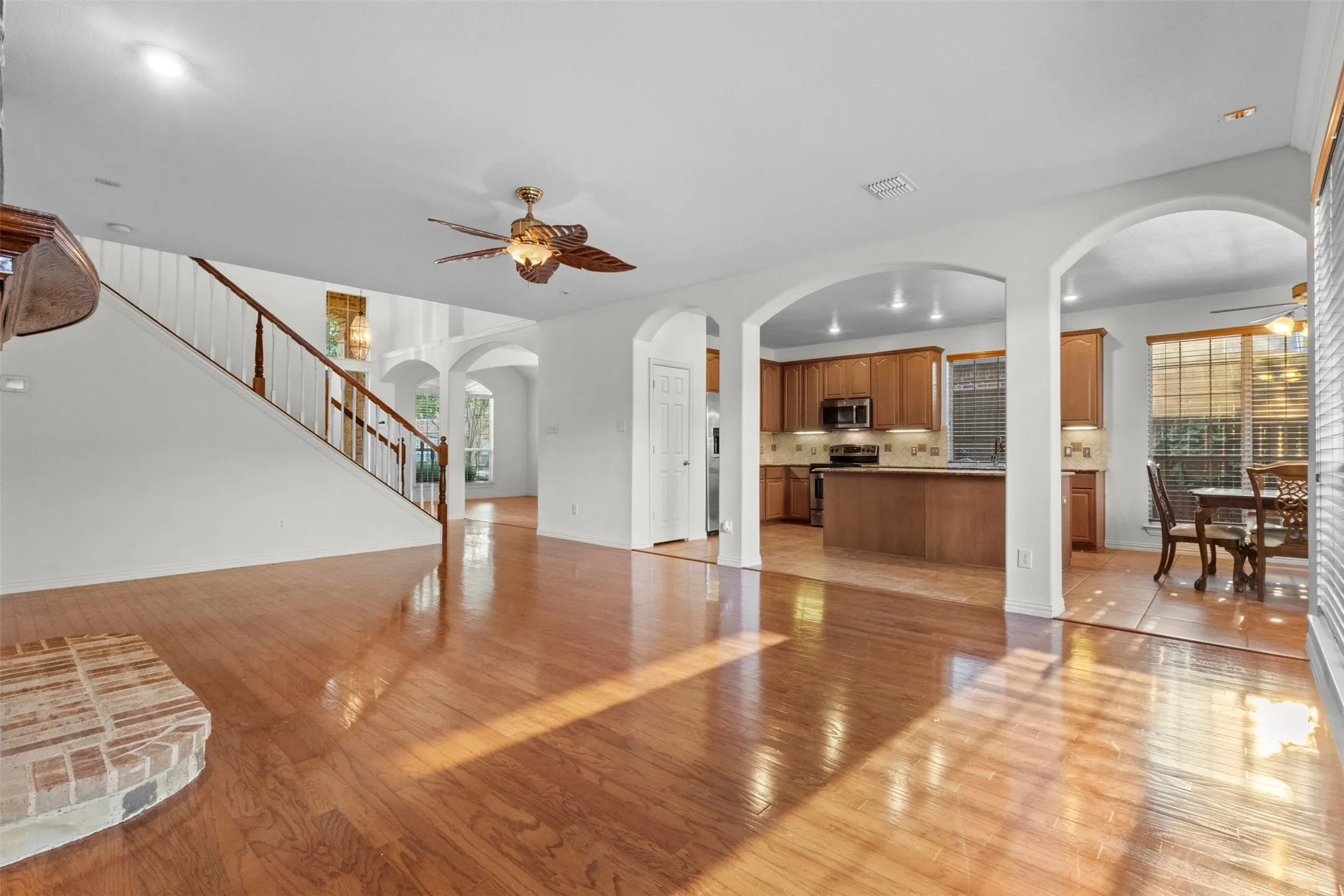 Single Family Residence For Sale in Dallas County , 7513 Kallan Drive, Rowlett, Texas 75089, 5 Bedroom, 3 Bathroom, 2 Garage spaces, 3,542 Sqft, built in 2005, mls#21372212, Real Estate Agent in Rowlett, Homes For Sale in Dallas county, Homes For Sale in Rowlett, Realtor in Rowlett Texas, Real Estate Brokerage Independent Realty Texas, Luminita Cordes Realtor