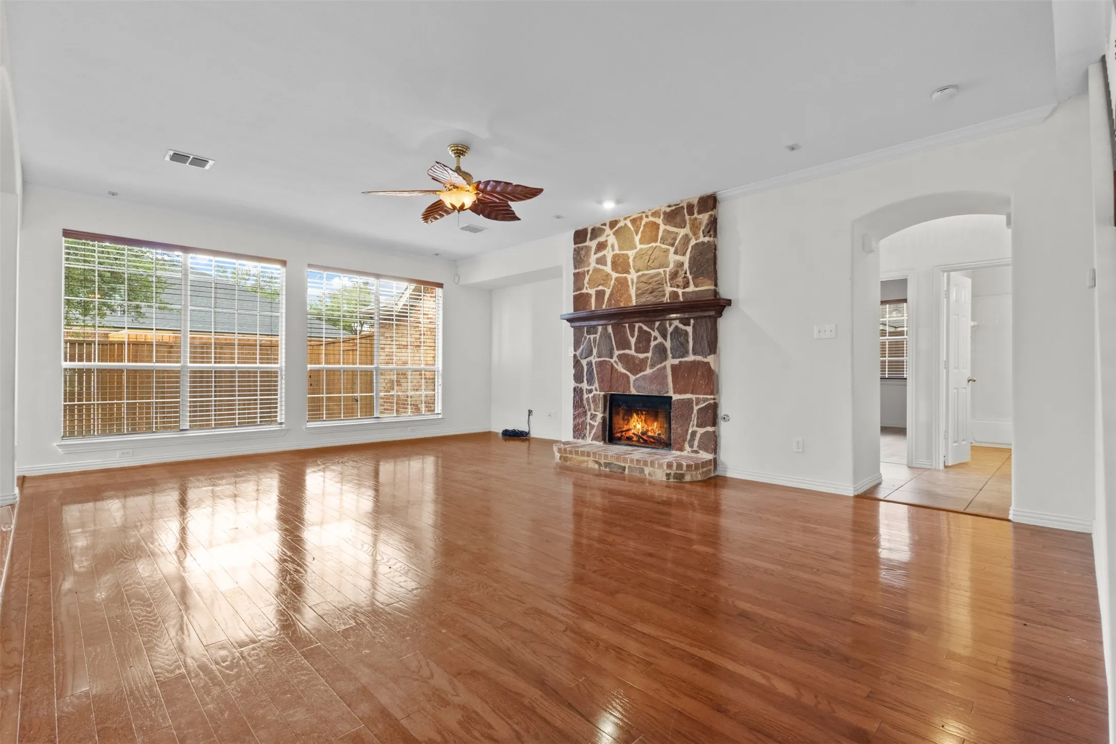 Single Family Residence For Sale in Dallas County , 7513 Kallan Drive, Rowlett, Texas 75089, 5 Bedroom, 3 Bathroom, 2 Garage spaces, 3,542 Sqft, built in 2005, mls#21372212, Real Estate Agent in Rowlett, Homes For Sale in Dallas county, Homes For Sale in Rowlett, Realtor in Rowlett Texas, Real Estate Brokerage Independent Realty Texas, Luminita Cordes Realtor