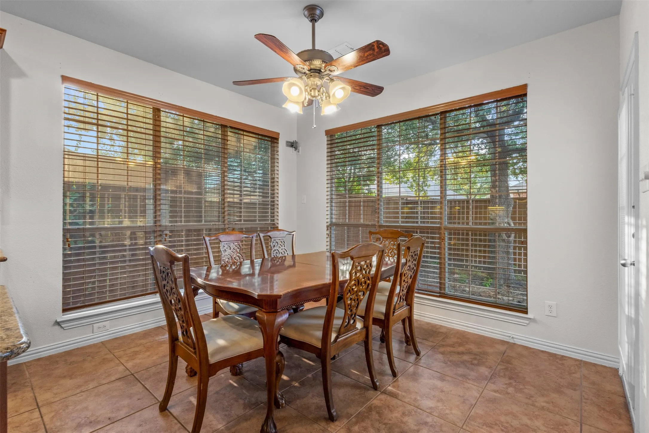 Single Family Residence For Sale in Dallas County , 7513 Kallan Drive, Rowlett, Texas 75089, 5 Bedroom, 3 Bathroom, 2 Garage spaces, 3,542 Sqft, built in 2005, mls#21372212, Real Estate Agent in Rowlett, Homes For Sale in Dallas county, Homes For Sale in Rowlett, Realtor in Rowlett Texas, Real Estate Brokerage Independent Realty Texas, Luminita Cordes Realtor