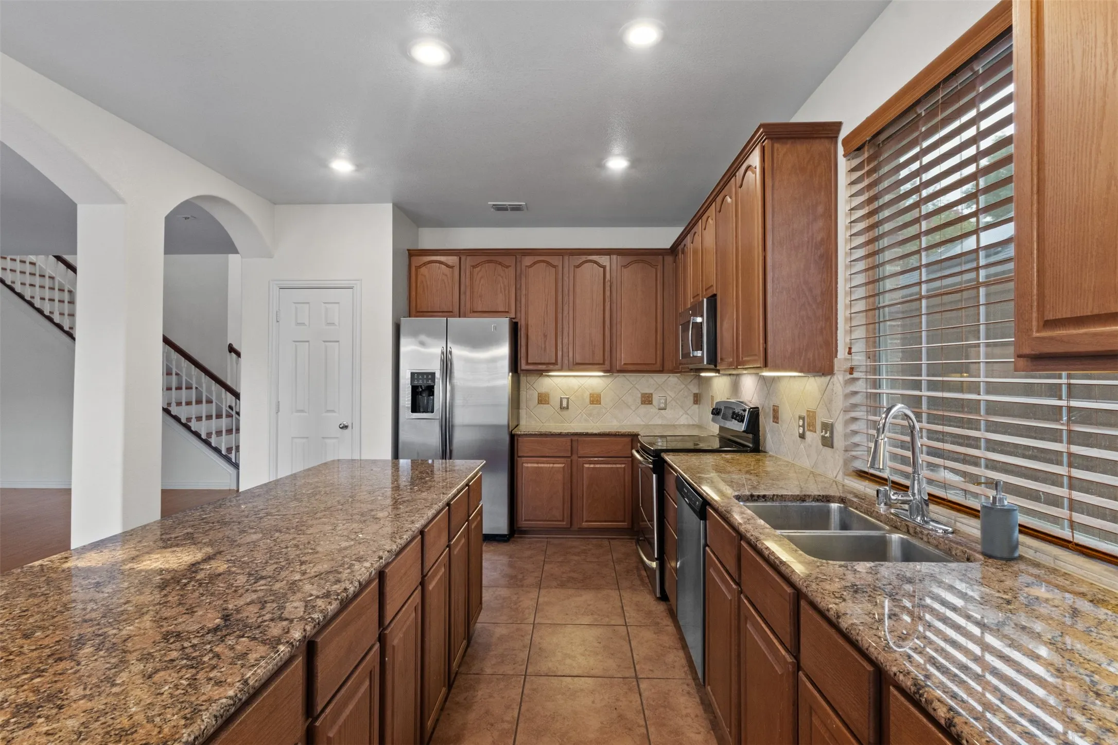 Single Family Residence For Sale in Dallas County , 7513 Kallan Drive, Rowlett, Texas 75089, 5 Bedroom, 3 Bathroom, 2 Garage spaces, 3,542 Sqft, built in 2005, mls#21372212, Real Estate Agent in Rowlett, Homes For Sale in Dallas county, Homes For Sale in Rowlett, Realtor in Rowlett Texas, Real Estate Brokerage Independent Realty Texas, Luminita Cordes Realtor