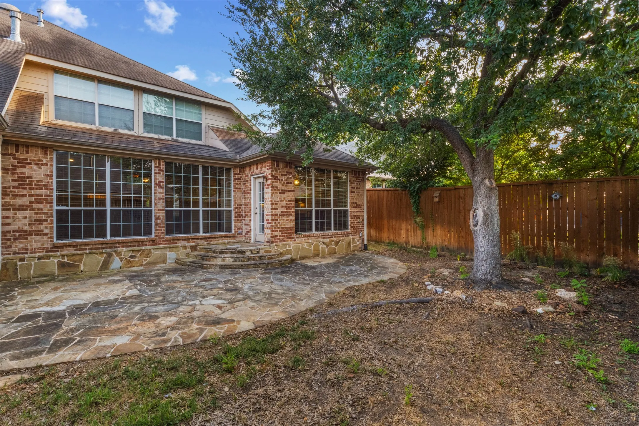 Single Family Residence For Sale in Dallas County , 7513 Kallan Drive, Rowlett, Texas 75089, 5 Bedroom, 3 Bathroom, 2 Garage spaces, 3,542 Sqft, built in 2005, mls#21372212, Real Estate Agent in Rowlett, Homes For Sale in Dallas county, Homes For Sale in Rowlett, Realtor in Rowlett Texas, Real Estate Brokerage Independent Realty Texas, Luminita Cordes Realtor