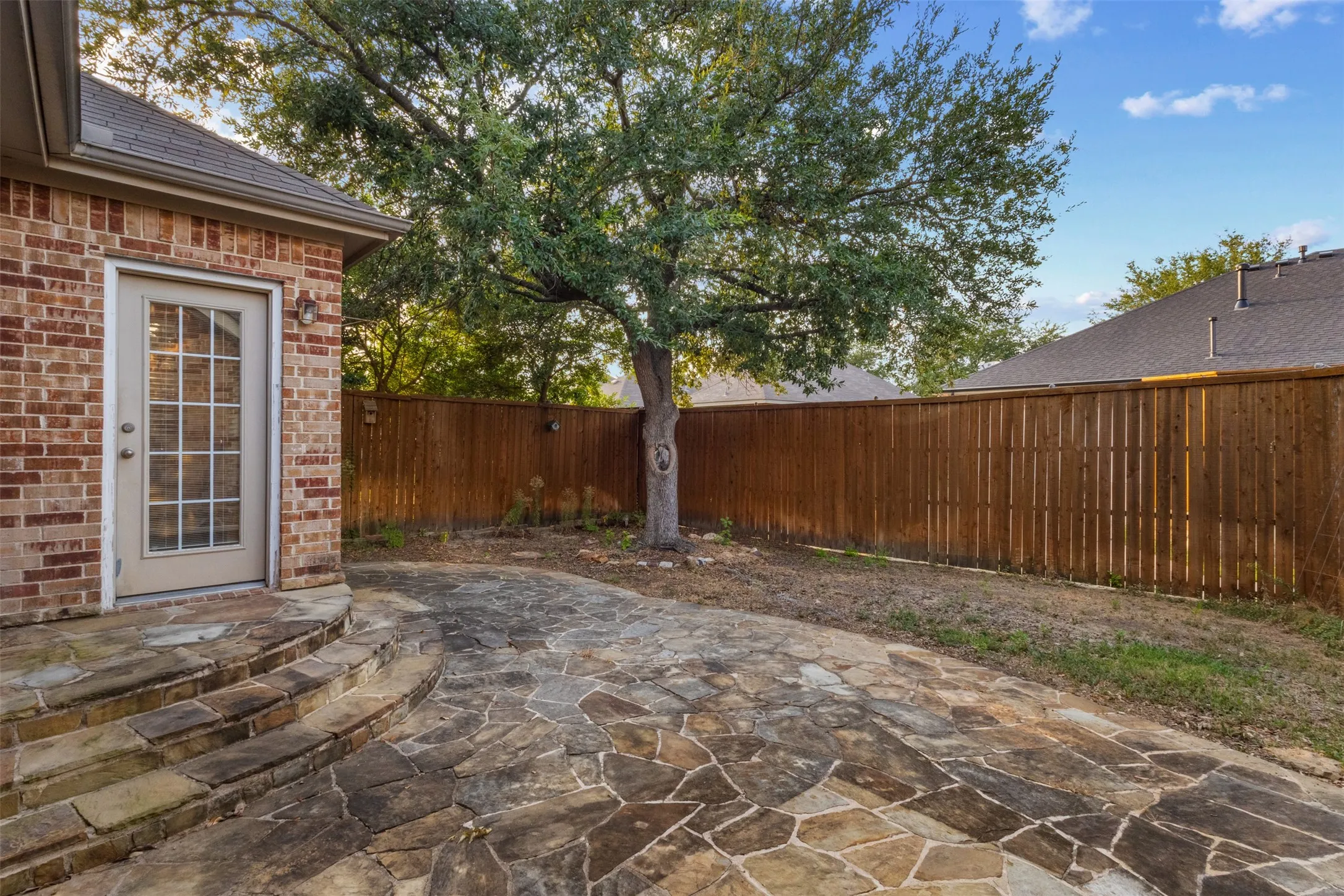 Single Family Residence For Sale in Dallas County , 7513 Kallan Drive, Rowlett, Texas 75089, 5 Bedroom, 3 Bathroom, 2 Garage spaces, 3,542 Sqft, built in 2005, mls#21372212, Real Estate Agent in Rowlett, Homes For Sale in Dallas county, Homes For Sale in Rowlett, Realtor in Rowlett Texas, Real Estate Brokerage Independent Realty Texas, Luminita Cordes Realtor