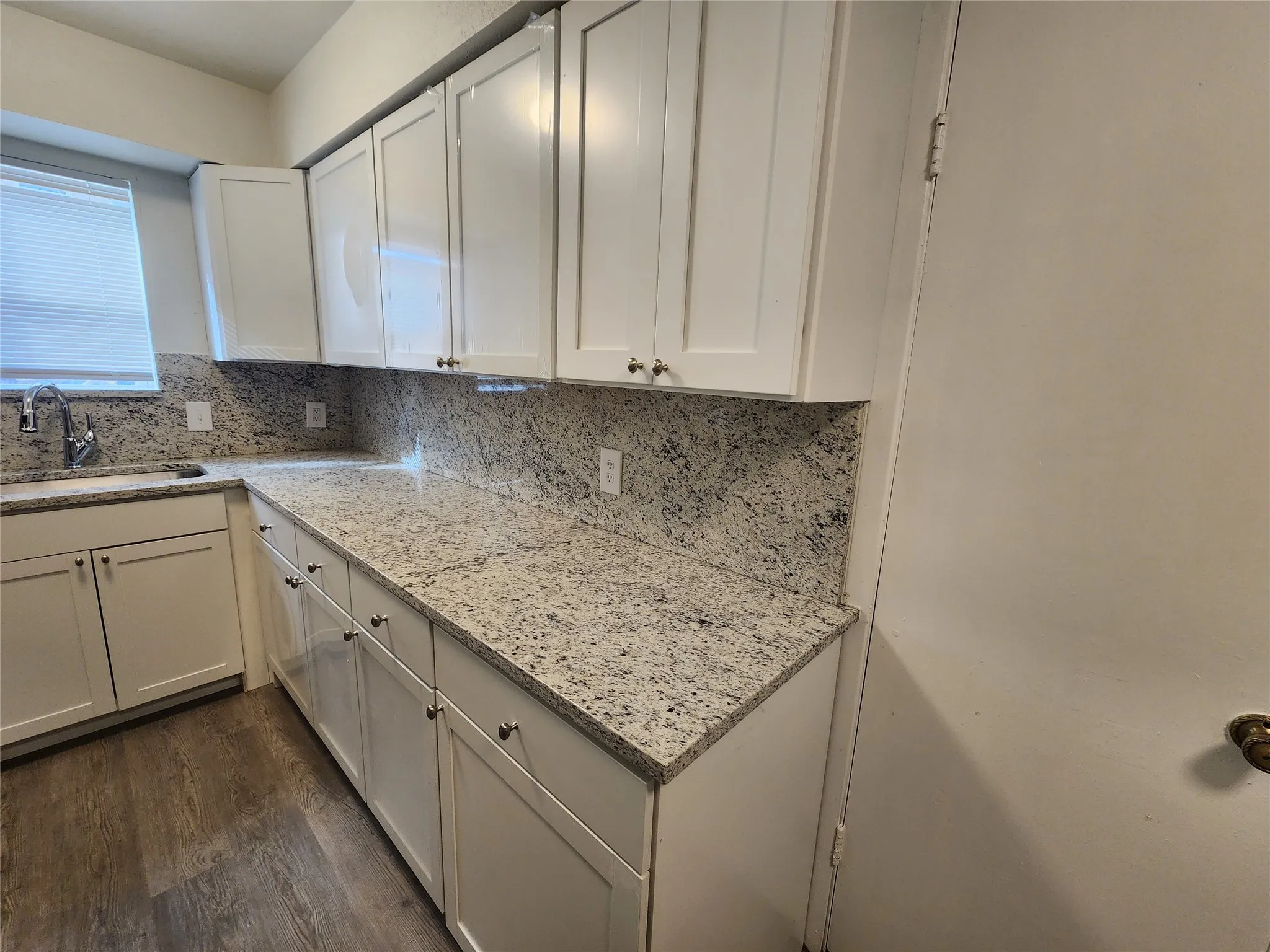 Apartment For Rent in Denton County , 2404 Louise Street 4, Denton, Texas 76201, 2 Bedroom, 1 Bathroom, Garage spaces, 810 Sqft, built in 1967, mls#21372877, Real Estate Agent in Denton, Homes For Rent in Denton county, Homes For Rent in Denton, Realtor in Denton Texas, Real Estate Brokerage Independent Realty Texas, Luminita Cordes Realtor