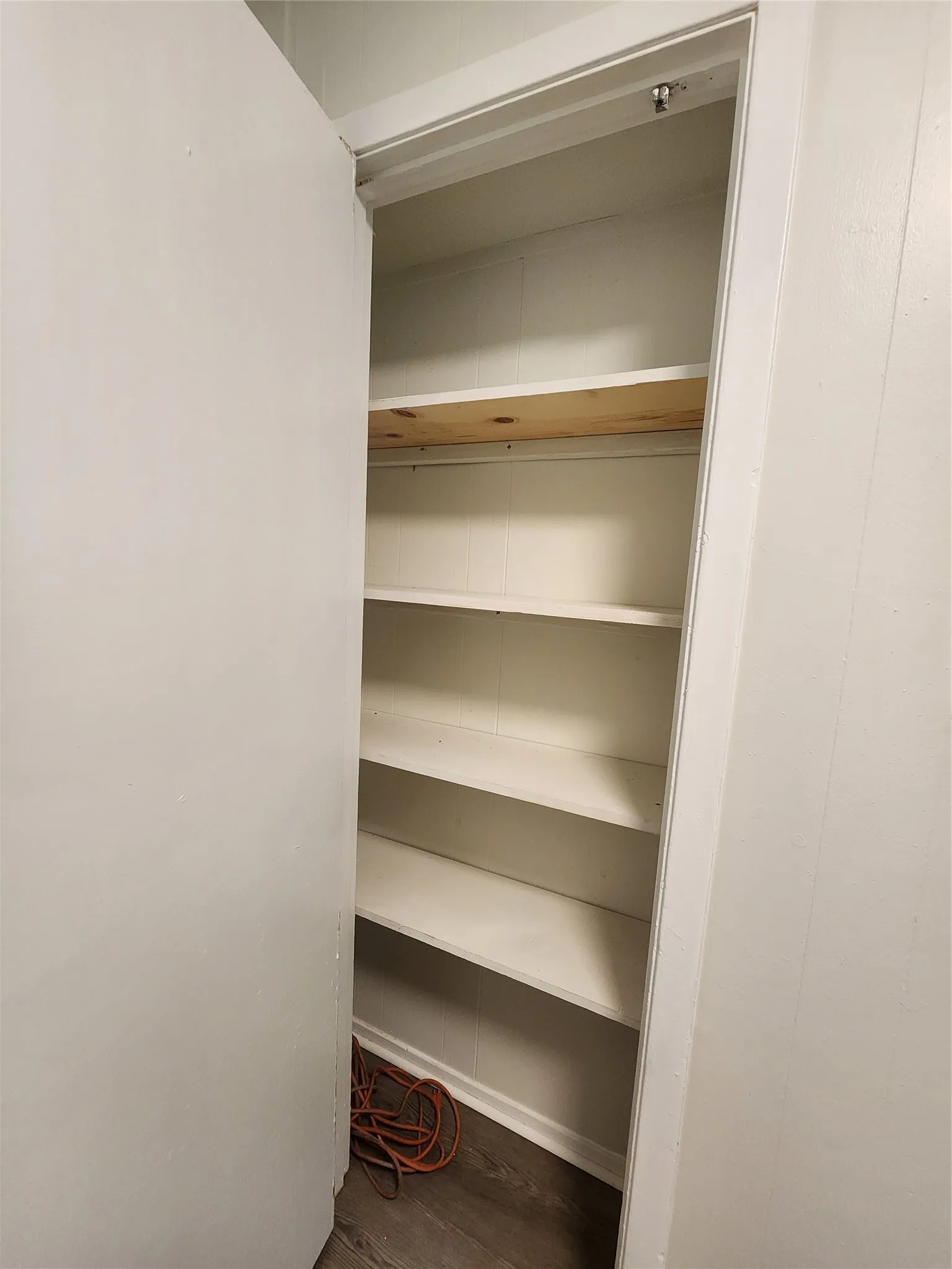 Apartment For Rent in Denton County , 2404 Louise Street 4, Denton, Texas 76201, 2 Bedroom, 1 Bathroom, Garage spaces, 810 Sqft, built in 1967, mls#21372877, Real Estate Agent in Denton, Homes For Rent in Denton county, Homes For Rent in Denton, Realtor in Denton Texas, Real Estate Brokerage Independent Realty Texas, Luminita Cordes Realtor