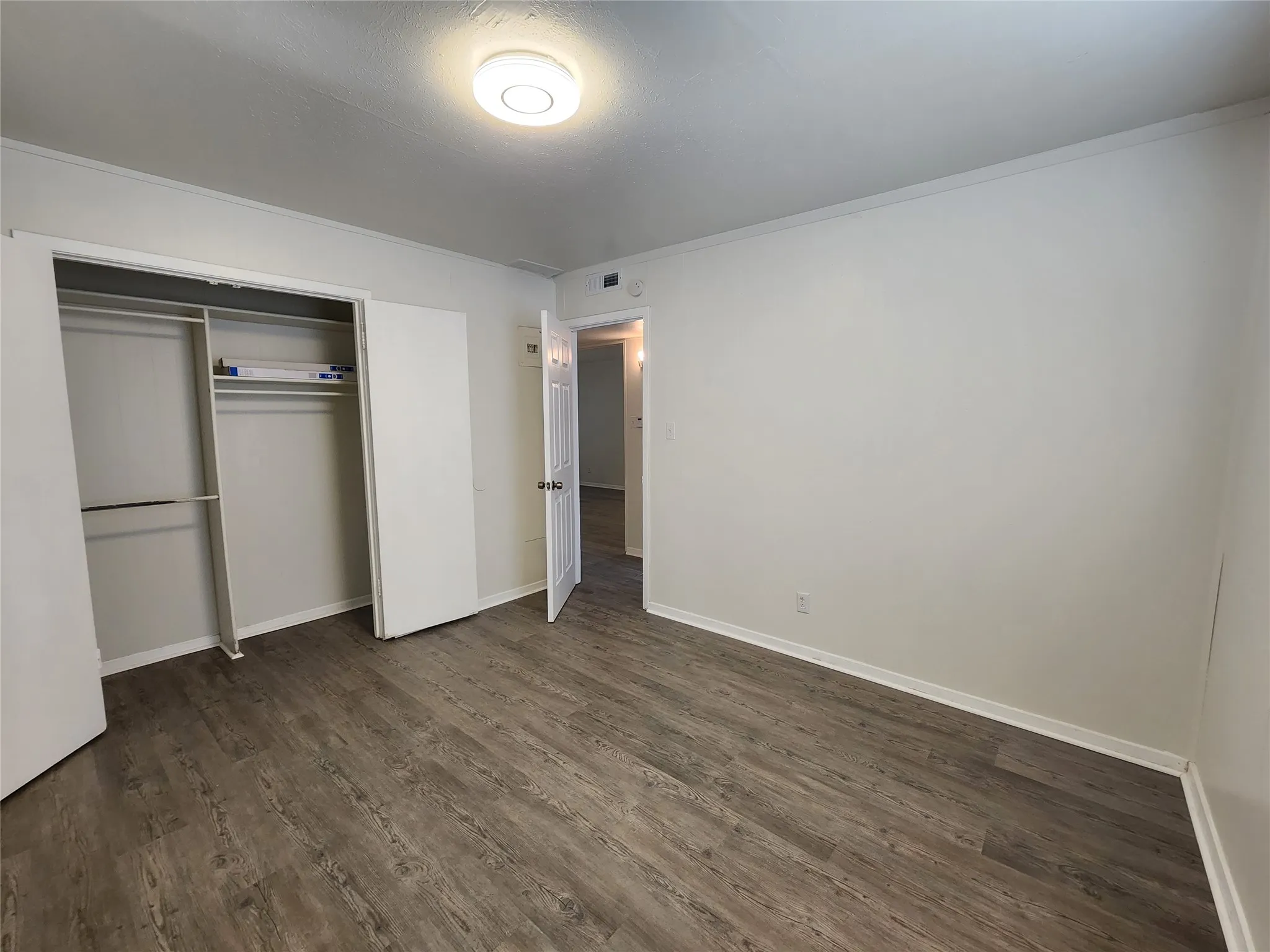Apartment For Rent in Denton County , 2404 Louise Street 4, Denton, Texas 76201, 2 Bedroom, 1 Bathroom, Garage spaces, 810 Sqft, built in 1967, mls#21372877, Real Estate Agent in Denton, Homes For Rent in Denton county, Homes For Rent in Denton, Realtor in Denton Texas, Real Estate Brokerage Independent Realty Texas, Luminita Cordes Realtor