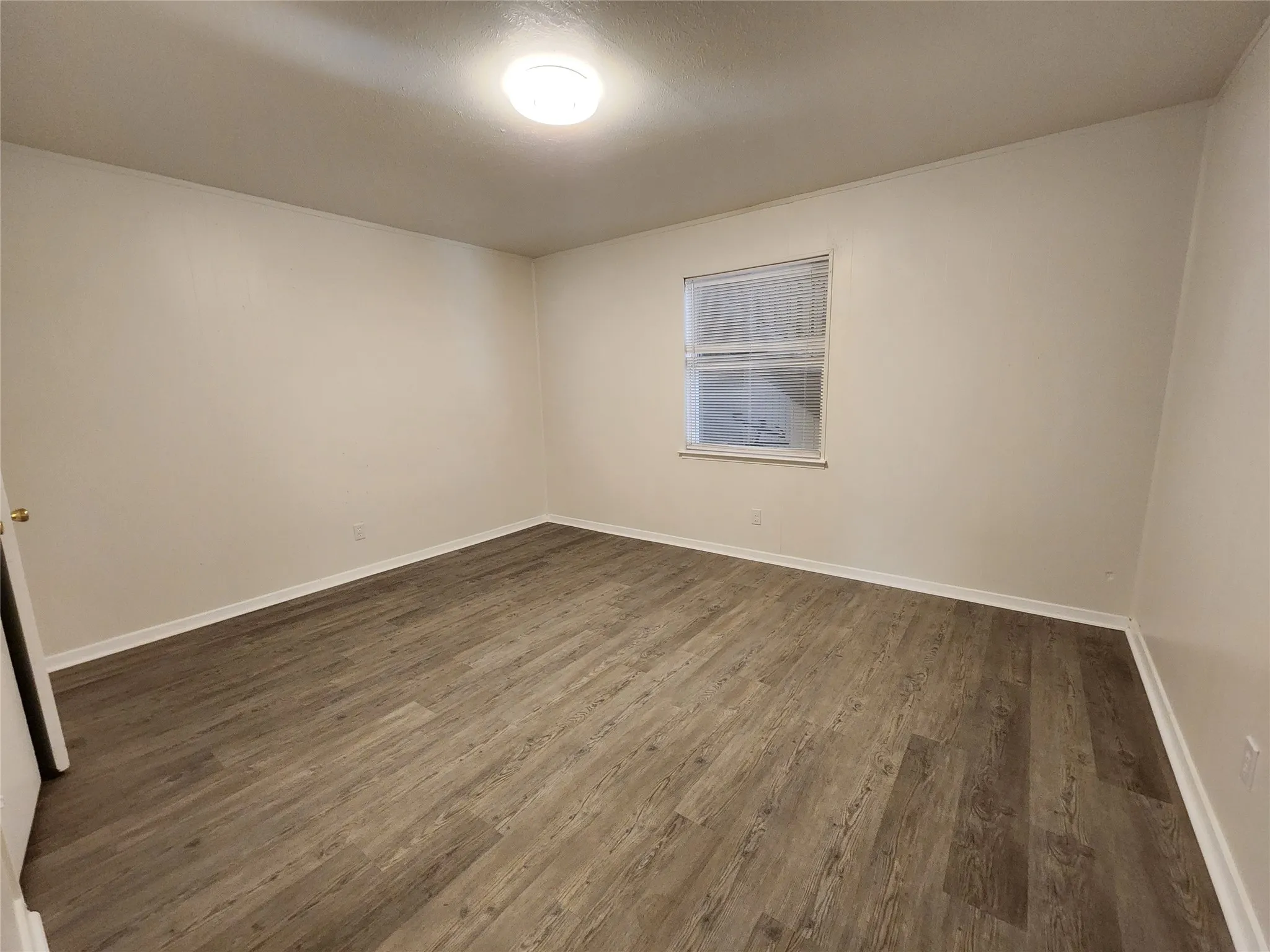 Apartment For Rent in Denton County , 2404 Louise Street 4, Denton, Texas 76201, 2 Bedroom, 1 Bathroom, Garage spaces, 810 Sqft, built in 1967, mls#21372877, Real Estate Agent in Denton, Homes For Rent in Denton county, Homes For Rent in Denton, Realtor in Denton Texas, Real Estate Brokerage Independent Realty Texas, Luminita Cordes Realtor