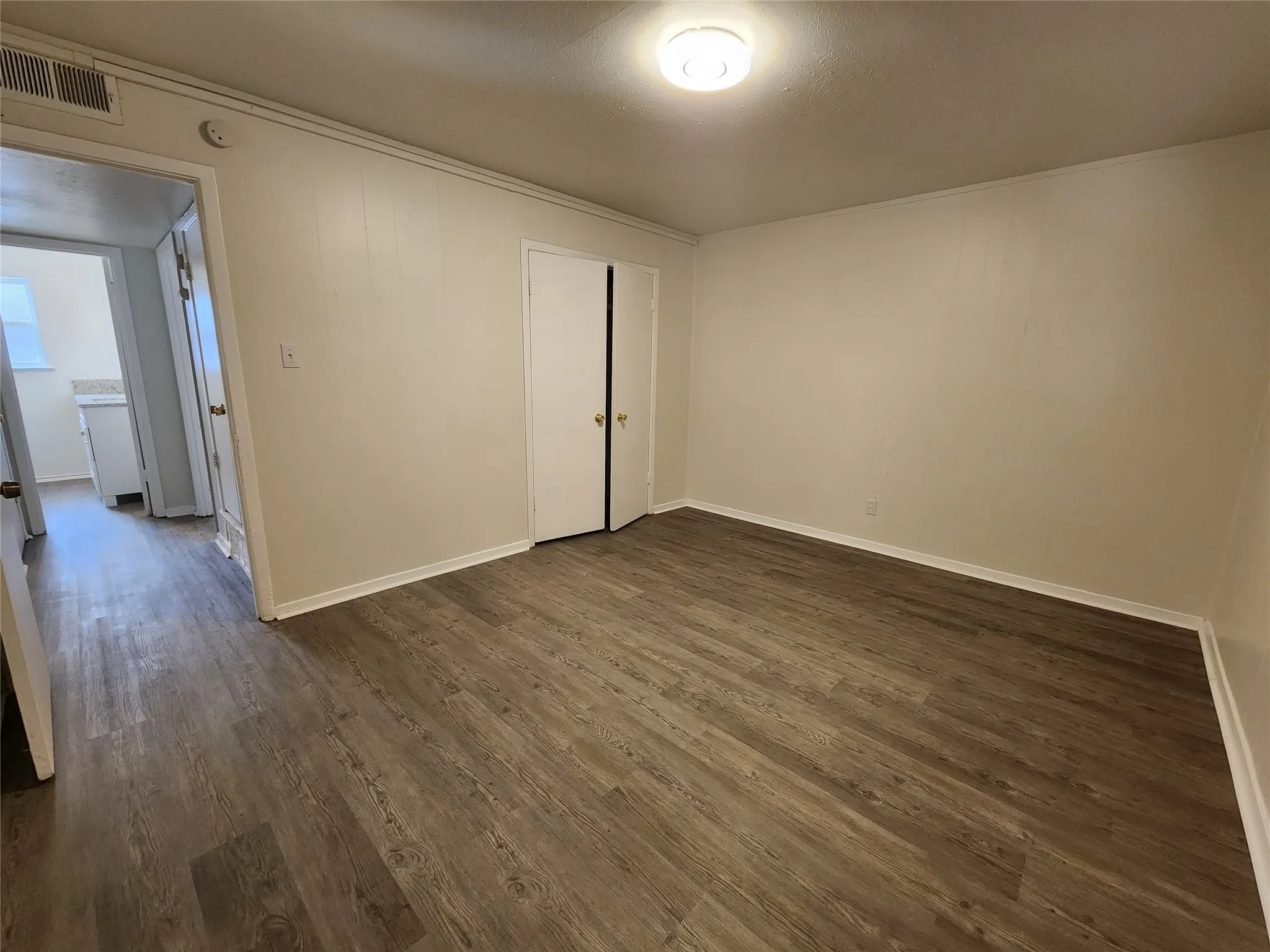 Apartment For Rent in Denton County , 2404 Louise Street 4, Denton, Texas 76201, 2 Bedroom, 1 Bathroom, Garage spaces, 810 Sqft, built in 1967, mls#21372877, Real Estate Agent in Denton, Homes For Rent in Denton county, Homes For Rent in Denton, Realtor in Denton Texas, Real Estate Brokerage Independent Realty Texas, Luminita Cordes Realtor