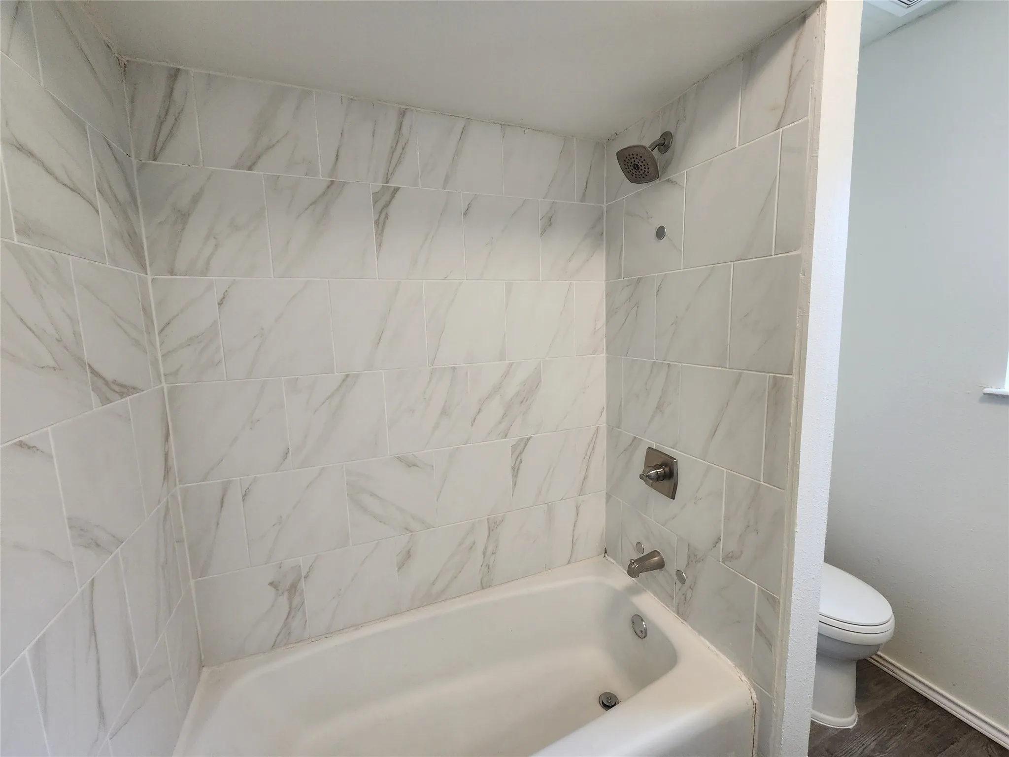 Apartment For Rent in Denton County , 2404 Louise Street 4, Denton, Texas 76201, 2 Bedroom, 1 Bathroom, Garage spaces, 810 Sqft, built in 1967, mls#21372877, Real Estate Agent in Denton, Homes For Rent in Denton county, Homes For Rent in Denton, Realtor in Denton Texas, Real Estate Brokerage Independent Realty Texas, Luminita Cordes Realtor