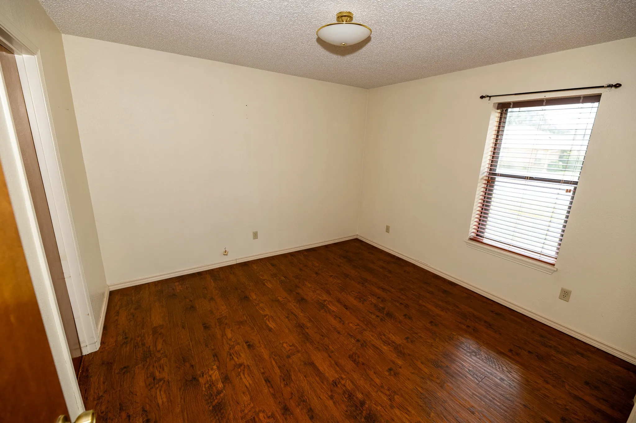 Single Family Residence For Sale in Hopkins County , 104 Cedar Springs Boulevard, Sulphur Springs, Texas 75482, 3 Bedroom, 2 Bathroom, 2 Garage spaces, 1,937 Sqft, built in 1984, mls#21372880, Real Estate Agent in Sulphur Springs, Homes For Sale in Hopkins county, Homes For Sale in Sulphur Springs, Realtor in Sulphur Springs Texas, Real Estate Brokerage Independent Realty Texas, Luminita Cordes Realtor