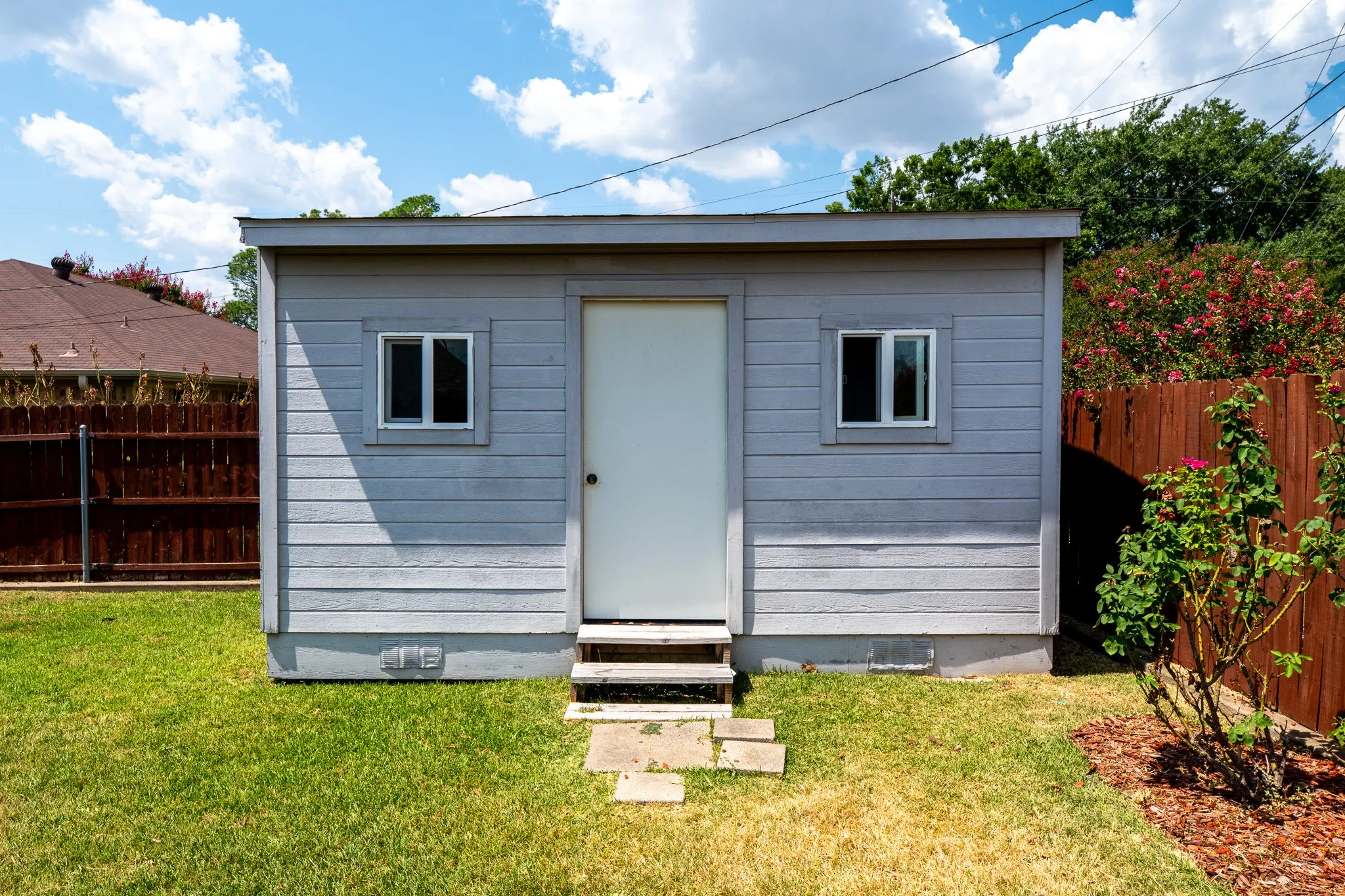 Single Family Residence For Sale in Hopkins County , 104 Cedar Springs Boulevard, Sulphur Springs, Texas 75482, 3 Bedroom, 2 Bathroom, 2 Garage spaces, 1,937 Sqft, built in 1984, mls#21372880, Real Estate Agent in Sulphur Springs, Homes For Sale in Hopkins county, Homes For Sale in Sulphur Springs, Realtor in Sulphur Springs Texas, Real Estate Brokerage Independent Realty Texas, Luminita Cordes Realtor
