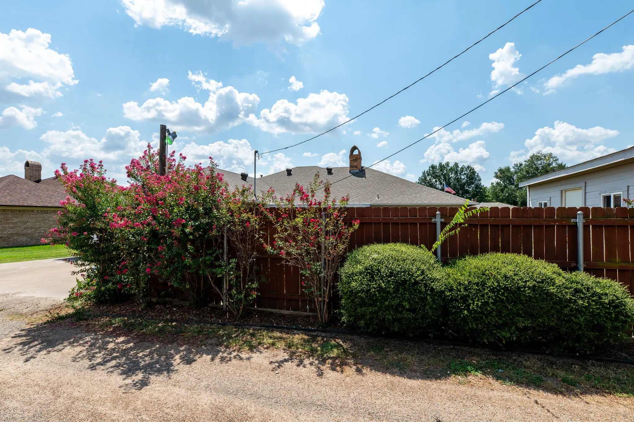 Single Family Residence For Sale in Hopkins County , 104 Cedar Springs Boulevard, Sulphur Springs, Texas 75482, 3 Bedroom, 2 Bathroom, 2 Garage spaces, 1,937 Sqft, built in 1984, mls#21372880, Real Estate Agent in Sulphur Springs, Homes For Sale in Hopkins county, Homes For Sale in Sulphur Springs, Realtor in Sulphur Springs Texas, Real Estate Brokerage Independent Realty Texas, Luminita Cordes Realtor