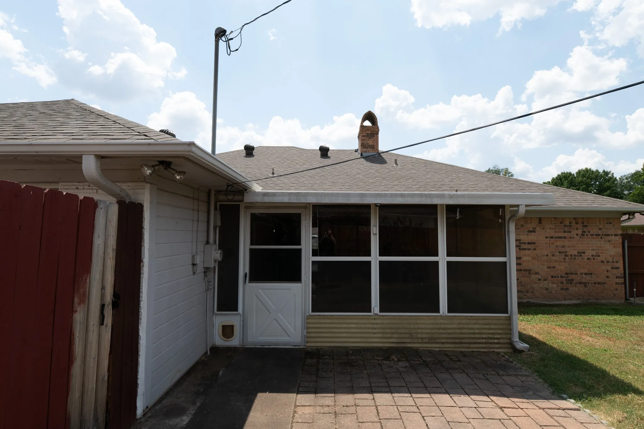Single Family Residence For Sale in Hopkins County , 104 Cedar Springs Boulevard, Sulphur Springs, Texas 75482, 3 Bedroom, 2 Bathroom, 2 Garage spaces, 1,937 Sqft, built in 1984, mls#21372880, Real Estate Agent in Sulphur Springs, Homes For Sale in Hopkins county, Homes For Sale in Sulphur Springs, Realtor in Sulphur Springs Texas, Real Estate Brokerage Independent Realty Texas, Luminita Cordes Realtor