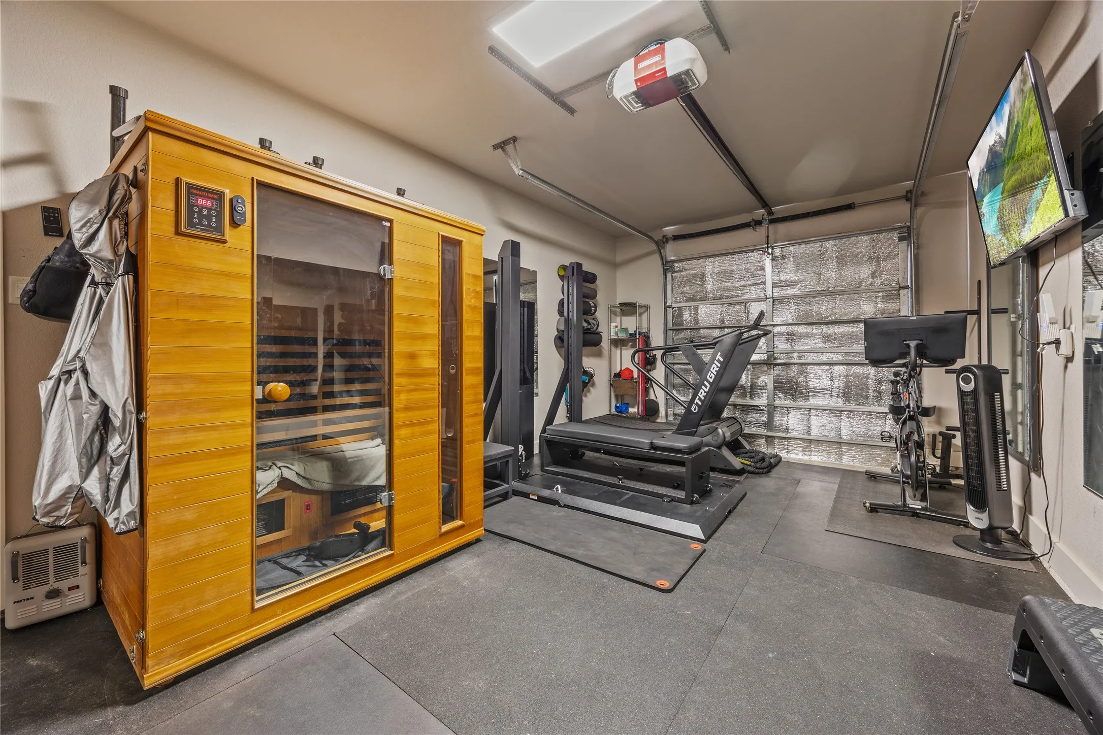 Single Family Residence For Sale in Parker County , 1345 Crown Valley Drive, Weatherford, Texas 76087, 4 Bedroom, 3 Bathroom, 3 Garage spaces, 3,488 Sqft, built in 2020, mls#21370474, Real Estate Agent in Weatherford, Homes For Sale in Parker county, Homes For Sale in Weatherford, Realtor in Weatherford Texas, Real Estate Brokerage Independent Realty Texas, Luminita Cordes Realtor
