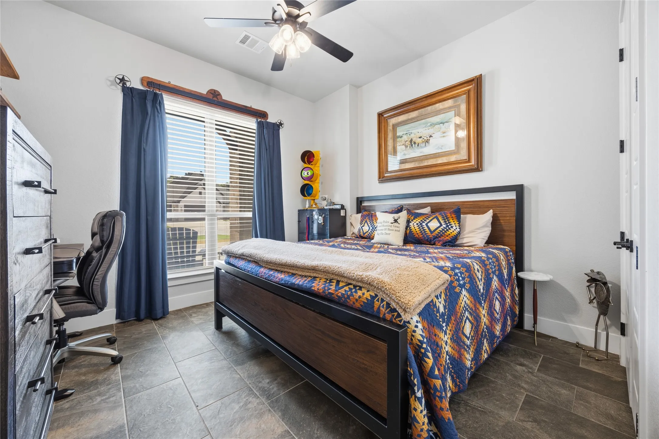 Single Family Residence For Sale in Parker County , 1345 Crown Valley Drive, Weatherford, Texas 76087, 4 Bedroom, 3 Bathroom, 3 Garage spaces, 3,488 Sqft, built in 2020, mls#21370474, Real Estate Agent in Weatherford, Homes For Sale in Parker county, Homes For Sale in Weatherford, Realtor in Weatherford Texas, Real Estate Brokerage Independent Realty Texas, Luminita Cordes Realtor