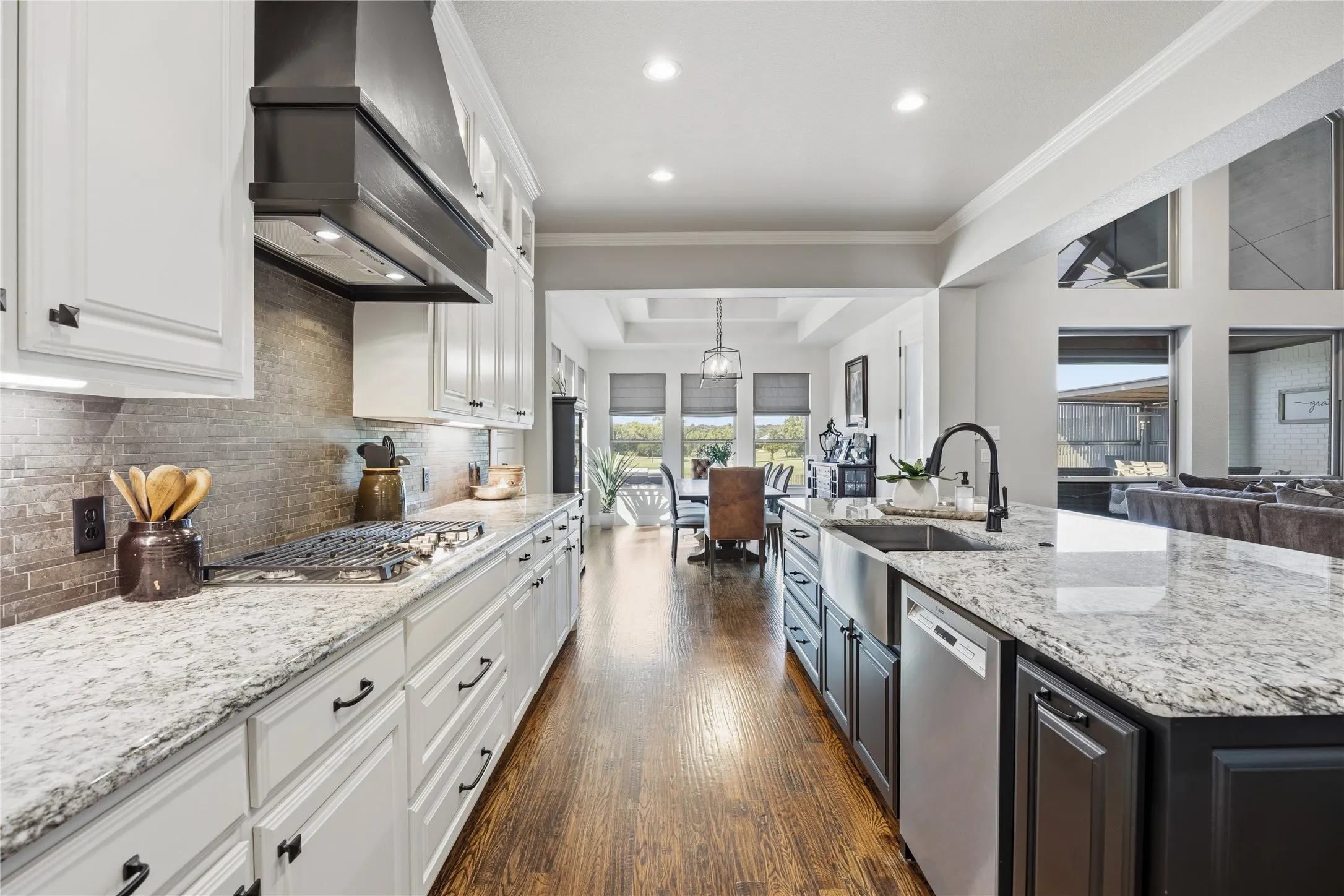 Single Family Residence For Sale in Parker County , 1345 Crown Valley Drive, Weatherford, Texas 76087, 4 Bedroom, 3 Bathroom, 3 Garage spaces, 3,488 Sqft, built in 2020, mls#21370474, Real Estate Agent in Weatherford, Homes For Sale in Parker county, Homes For Sale in Weatherford, Realtor in Weatherford Texas, Real Estate Brokerage Independent Realty Texas, Luminita Cordes Realtor