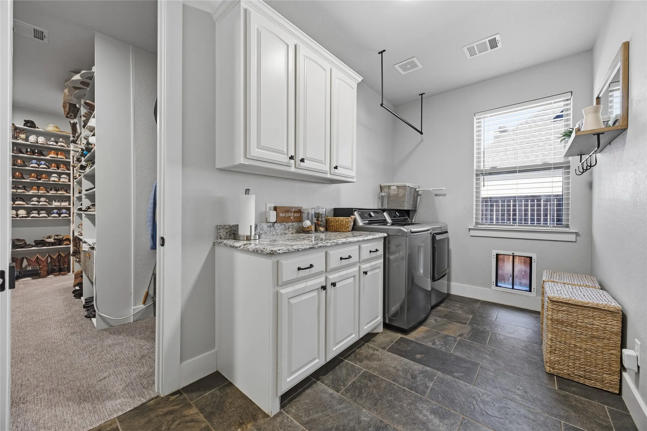 Single Family Residence For Sale in Parker County , 1345 Crown Valley Drive, Weatherford, Texas 76087, 4 Bedroom, 3 Bathroom, 3 Garage spaces, 3,488 Sqft, built in 2020, mls#21370474, Real Estate Agent in Weatherford, Homes For Sale in Parker county, Homes For Sale in Weatherford, Realtor in Weatherford Texas, Real Estate Brokerage Independent Realty Texas, Luminita Cordes Realtor
