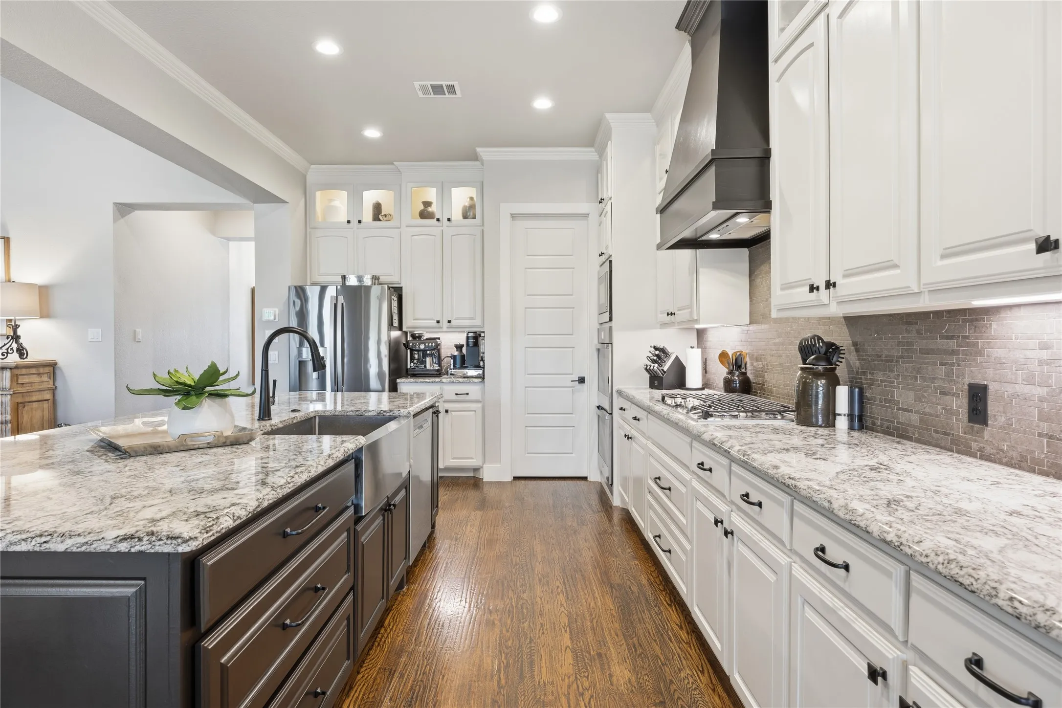 Single Family Residence For Sale in Parker County , 1345 Crown Valley Drive, Weatherford, Texas 76087, 4 Bedroom, 3 Bathroom, 3 Garage spaces, 3,488 Sqft, built in 2020, mls#21370474, Real Estate Agent in Weatherford, Homes For Sale in Parker county, Homes For Sale in Weatherford, Realtor in Weatherford Texas, Real Estate Brokerage Independent Realty Texas, Luminita Cordes Realtor