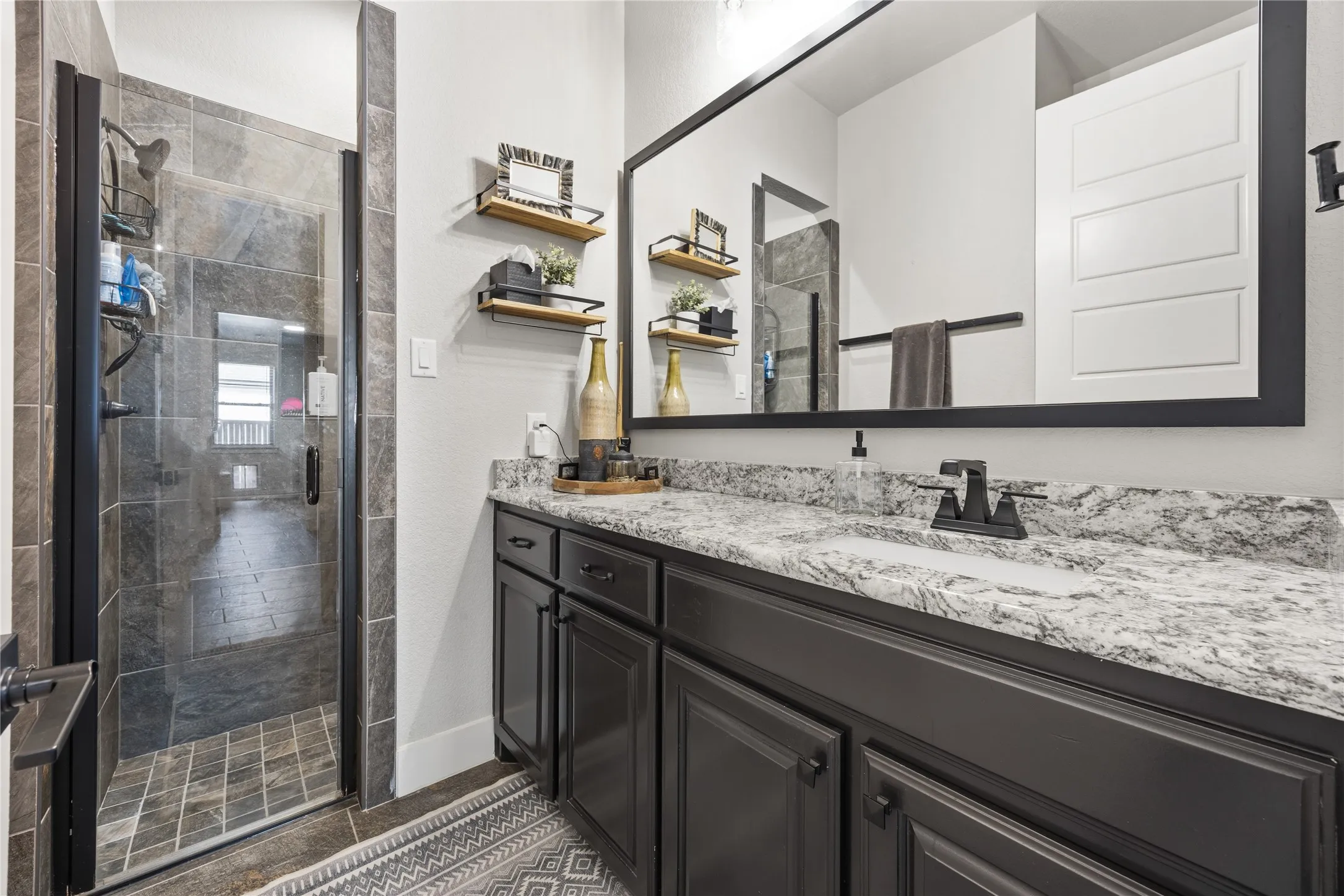 Single Family Residence For Sale in Parker County , 1345 Crown Valley Drive, Weatherford, Texas 76087, 4 Bedroom, 3 Bathroom, 3 Garage spaces, 3,488 Sqft, built in 2020, mls#21370474, Real Estate Agent in Weatherford, Homes For Sale in Parker county, Homes For Sale in Weatherford, Realtor in Weatherford Texas, Real Estate Brokerage Independent Realty Texas, Luminita Cordes Realtor