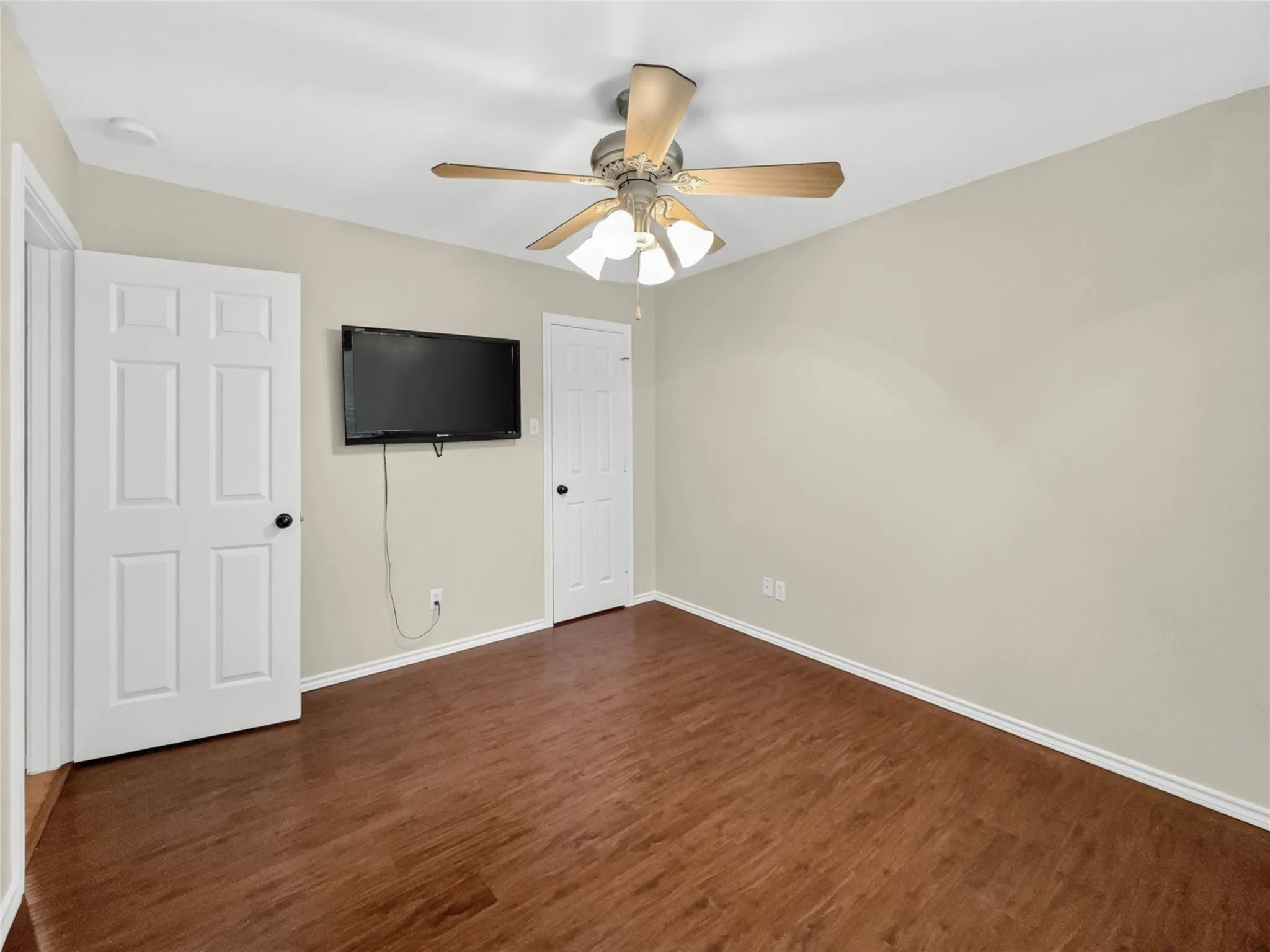 Single Family Residence For Sale in Parker County , 617 N Avenue D, Springtown, Texas 76082, 3 Bedroom, 2 Bathroom, Garage spaces, 1,290 Sqft, built in 2001, mls#21372883, Real Estate Agent in Springtown, Homes For Sale in Parker county, Homes For Sale in Springtown, Realtor in Springtown Texas, Real Estate Brokerage Independent Realty Texas, Luminita Cordes Realtor