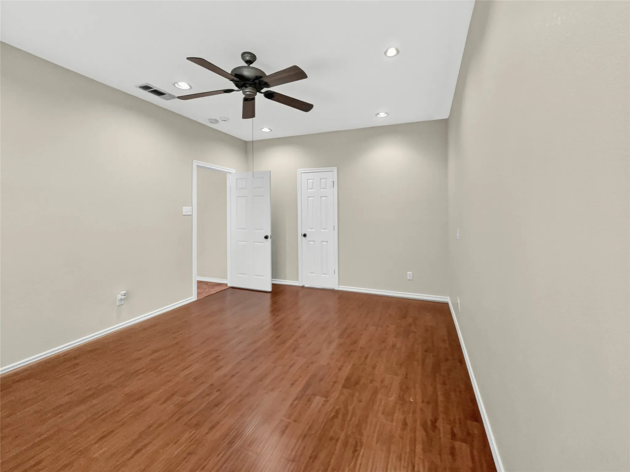 Single Family Residence For Sale in Parker County , 617 N Avenue D, Springtown, Texas 76082, 3 Bedroom, 2 Bathroom, Garage spaces, 1,290 Sqft, built in 2001, mls#21372883, Real Estate Agent in Springtown, Homes For Sale in Parker county, Homes For Sale in Springtown, Realtor in Springtown Texas, Real Estate Brokerage Independent Realty Texas, Luminita Cordes Realtor