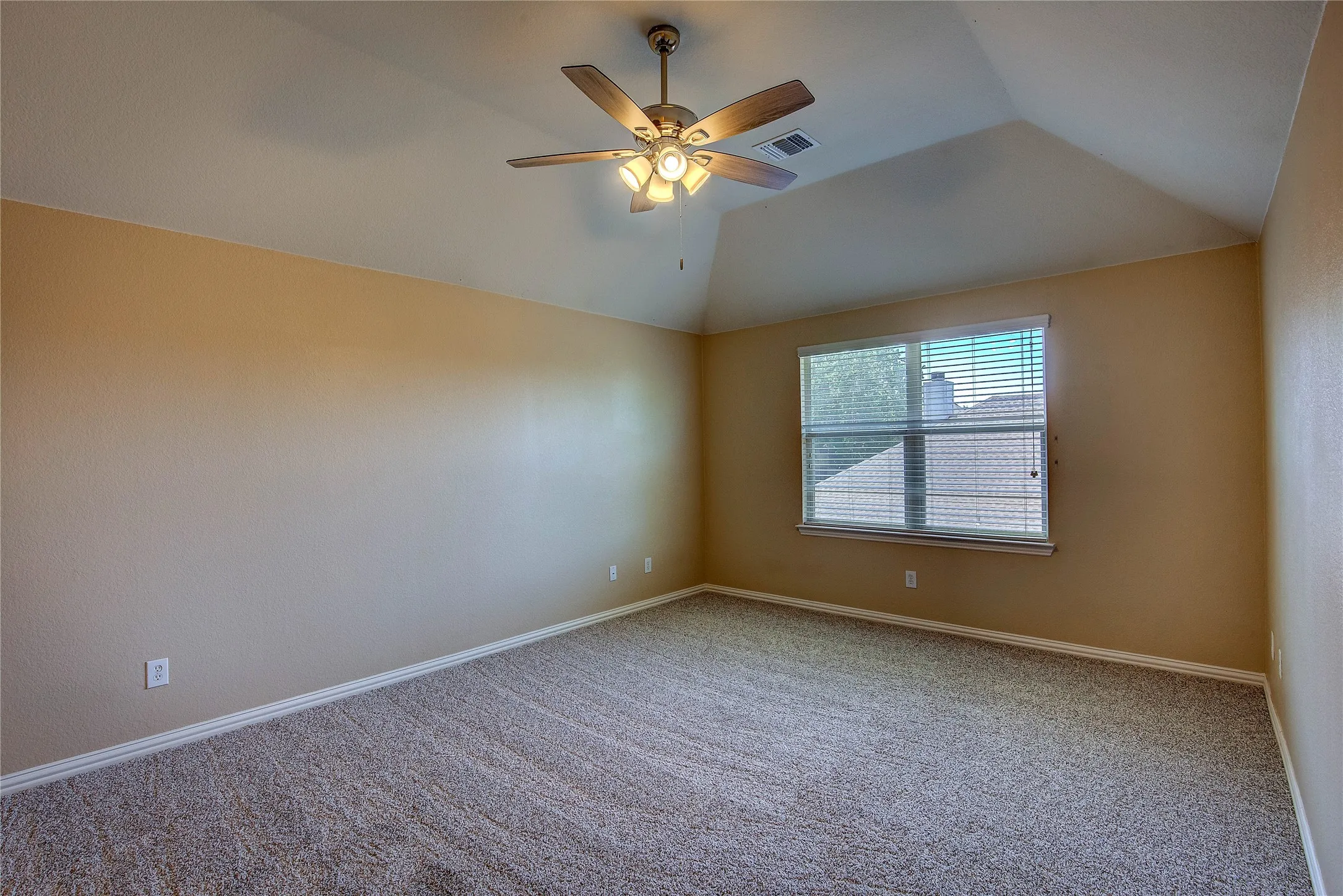Single Family Residence For Rent in Collin County , 840 Brittany Way, Prosper, Texas 75078, 4 Bedroom, 2 Bathroom, 2 Garage spaces, 2,457 Sqft, built in 2002, mls#21363528, Real Estate Agent in Prosper, Homes For Rent in Collin county, Homes For Rent in Prosper, Realtor in Prosper Texas, Real Estate Brokerage Independent Realty Texas, Luminita Cordes Realtor