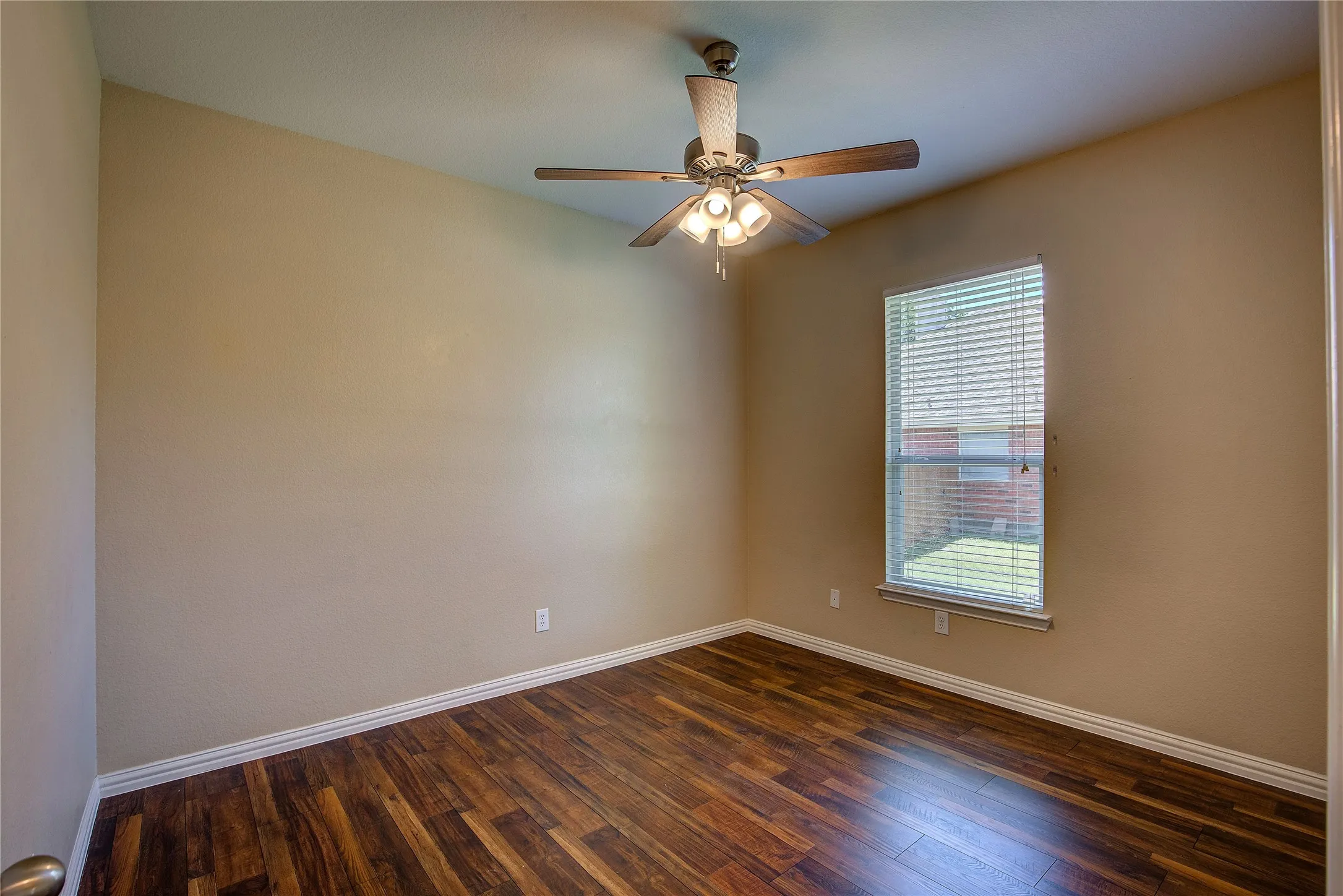 Single Family Residence For Rent in Collin County , 840 Brittany Way, Prosper, Texas 75078, 4 Bedroom, 2 Bathroom, 2 Garage spaces, 2,457 Sqft, built in 2002, mls#21363528, Real Estate Agent in Prosper, Homes For Rent in Collin county, Homes For Rent in Prosper, Realtor in Prosper Texas, Real Estate Brokerage Independent Realty Texas, Luminita Cordes Realtor