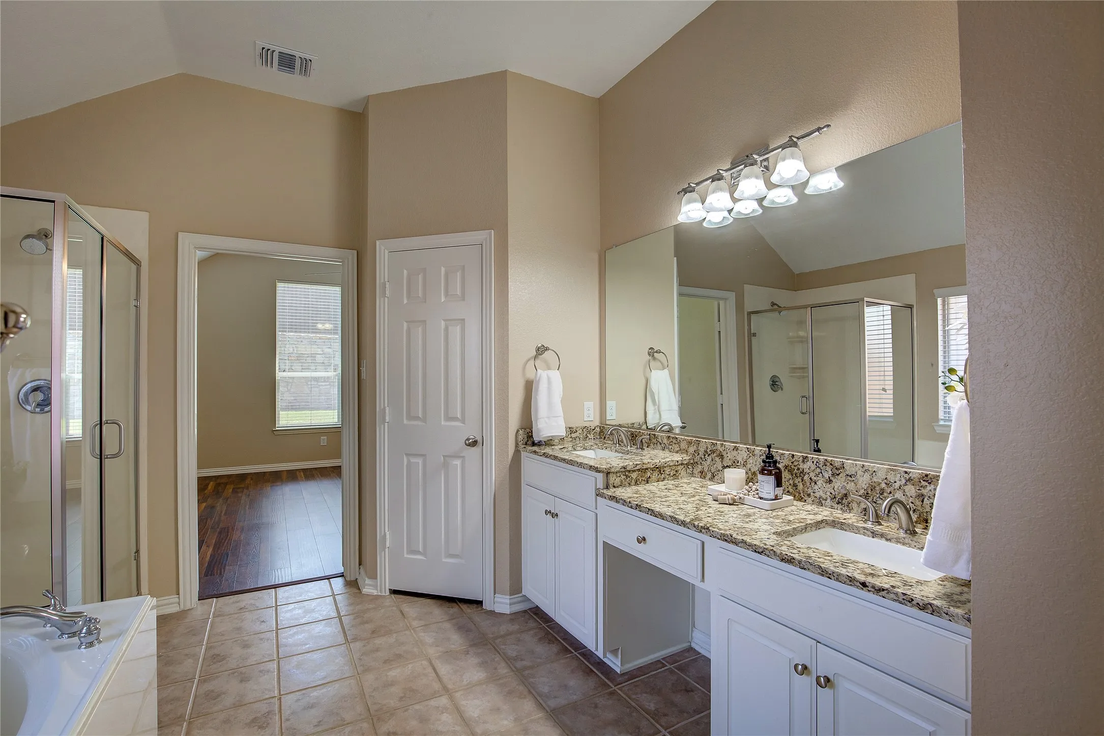 Single Family Residence For Rent in Collin County , 840 Brittany Way, Prosper, Texas 75078, 4 Bedroom, 2 Bathroom, 2 Garage spaces, 2,457 Sqft, built in 2002, mls#21363528, Real Estate Agent in Prosper, Homes For Rent in Collin county, Homes For Rent in Prosper, Realtor in Prosper Texas, Real Estate Brokerage Independent Realty Texas, Luminita Cordes Realtor
