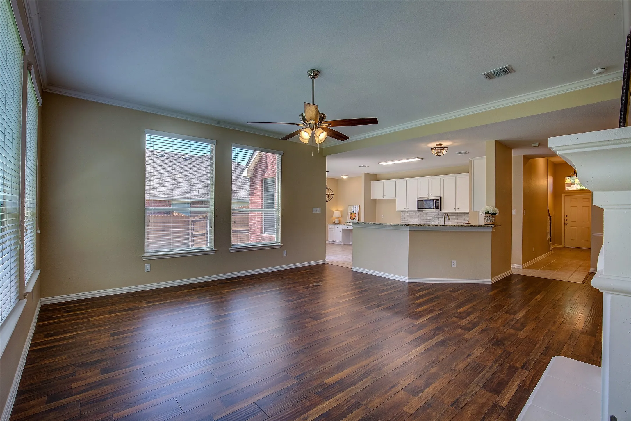 Single Family Residence For Rent in Collin County , 840 Brittany Way, Prosper, Texas 75078, 4 Bedroom, 2 Bathroom, 2 Garage spaces, 2,457 Sqft, built in 2002, mls#21363528, Real Estate Agent in Prosper, Homes For Rent in Collin county, Homes For Rent in Prosper, Realtor in Prosper Texas, Real Estate Brokerage Independent Realty Texas, Luminita Cordes Realtor