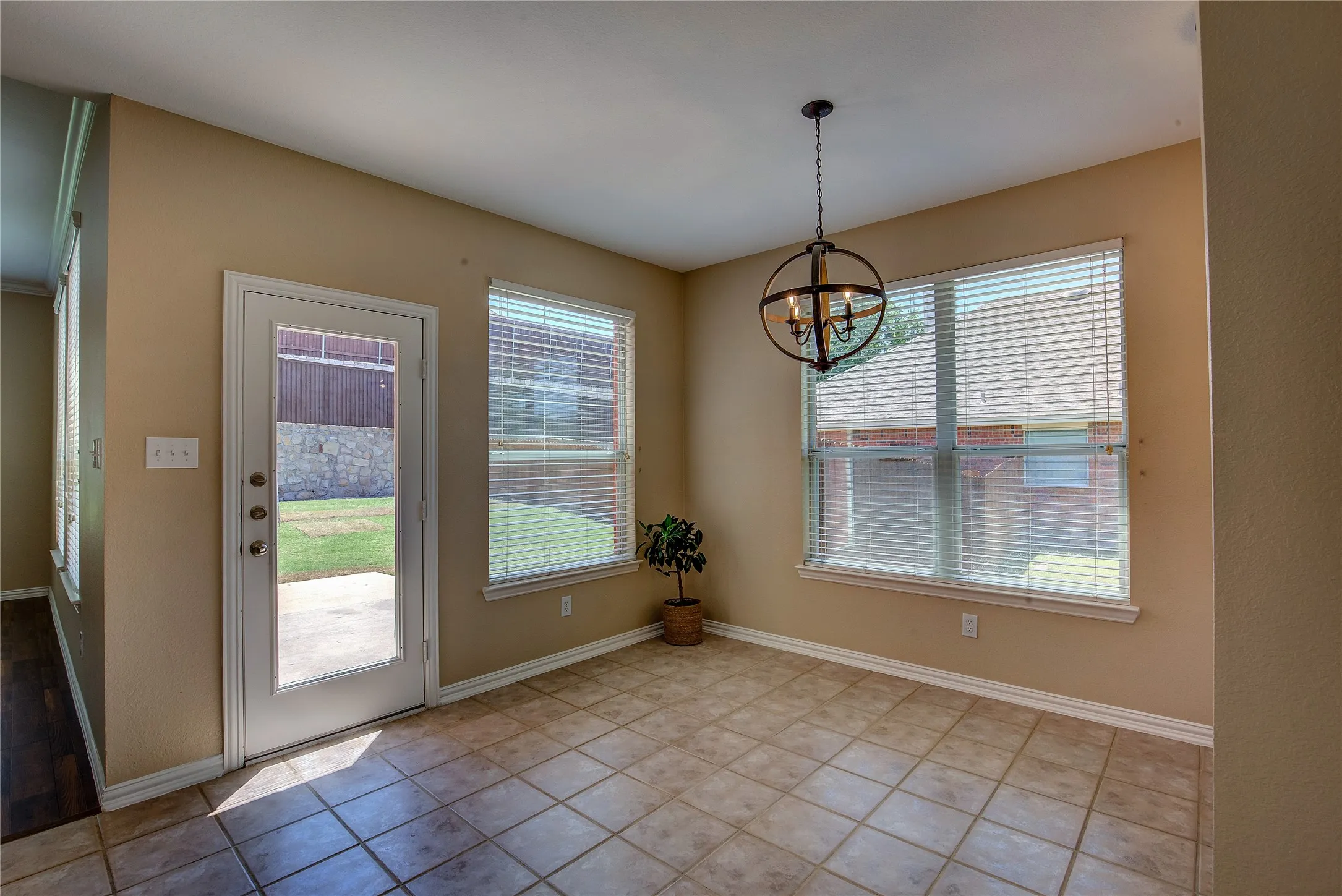 Single Family Residence For Rent in Collin County , 840 Brittany Way, Prosper, Texas 75078, 4 Bedroom, 2 Bathroom, 2 Garage spaces, 2,457 Sqft, built in 2002, mls#21363528, Real Estate Agent in Prosper, Homes For Rent in Collin county, Homes For Rent in Prosper, Realtor in Prosper Texas, Real Estate Brokerage Independent Realty Texas, Luminita Cordes Realtor