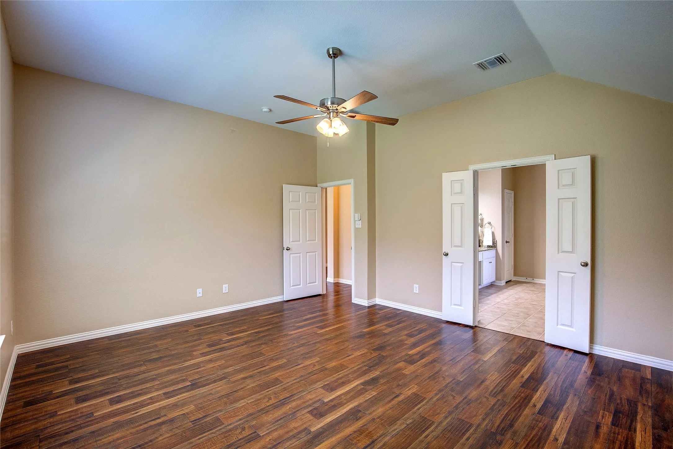 Single Family Residence For Rent in Collin County , 840 Brittany Way, Prosper, Texas 75078, 4 Bedroom, 2 Bathroom, 2 Garage spaces, 2,457 Sqft, built in 2002, mls#21363528, Real Estate Agent in Prosper, Homes For Rent in Collin county, Homes For Rent in Prosper, Realtor in Prosper Texas, Real Estate Brokerage Independent Realty Texas, Luminita Cordes Realtor