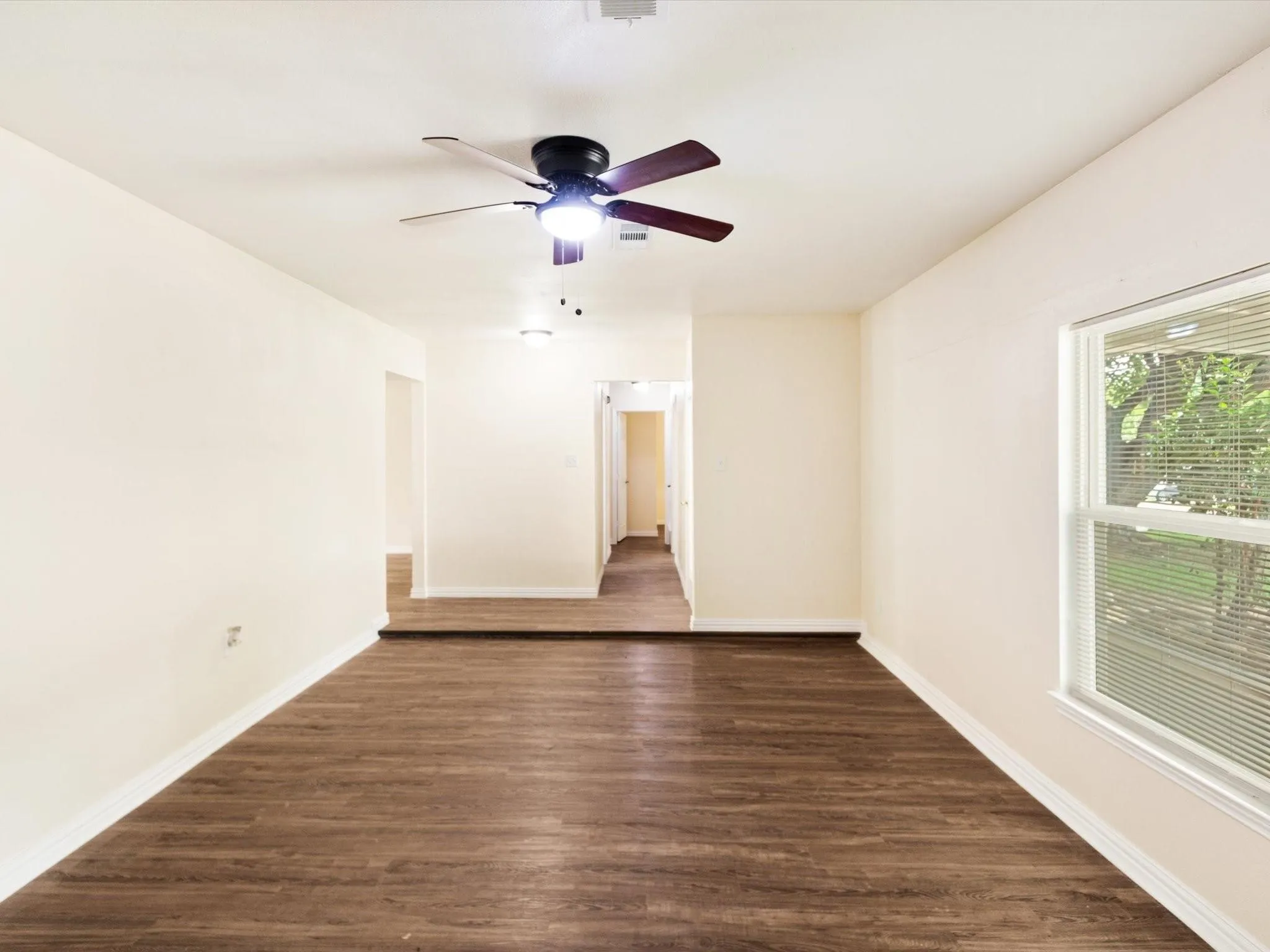Single Family Residence For Rent in Tarrant County , 4901 Richardson Street, Fort Worth, Texas 76119, 4 Bedroom, 2 Bathroom, Garage spaces, 1,744 Sqft, built in 1972, mls#21372879, Real Estate Agent in Fort Worth, Homes For Rent in Tarrant county, Homes For Rent in Fort Worth, Realtor in Fort Worth Texas, Real Estate Brokerage Independent Realty Texas, Luminita Cordes Realtor