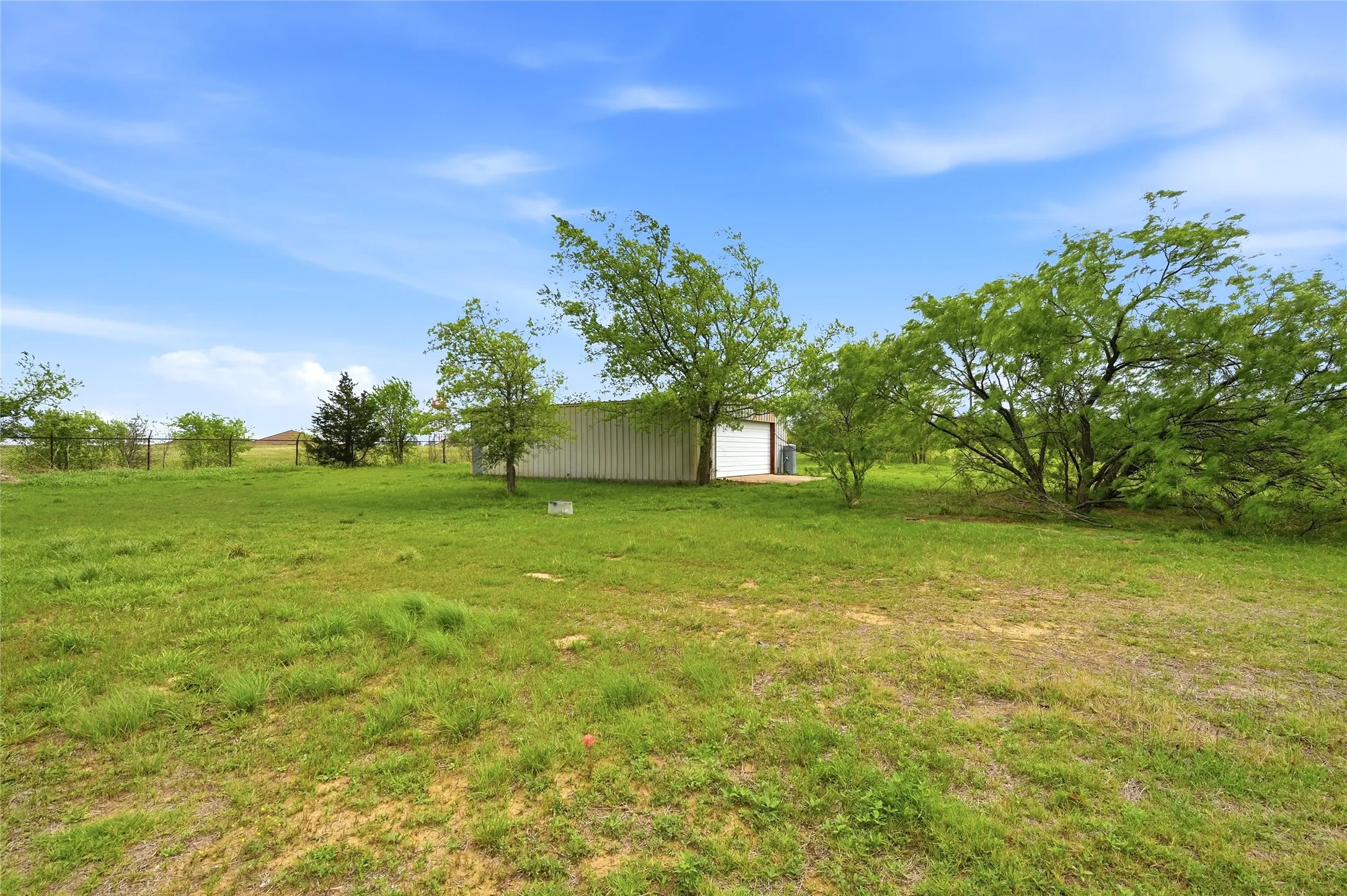 Warehouse For Sale in Grayson County , 656 Southeast Loop, Denison, Texas 75020, 0, 0, Garage spaces, 0 Sqft, built in 0, mls#21372841, Real Estate Agent in Denison, Homes For Sale in Grayson county, Homes For Sale in Denison, Realtor in Denison Texas, Real Estate Brokerage Independent Realty Texas, Luminita Cordes Realtor