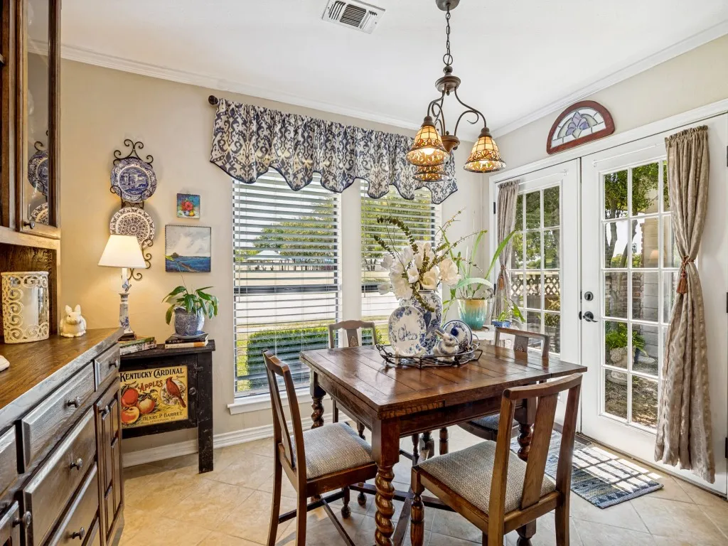 Single Family Residence For Sale in Collin County , 3801 Graphic Place, Plano, Texas 75075, 3 Bedroom, 3 Bathroom, 2 Garage spaces, 2,372 Sqft, built in 1981, mls#21372815, Real Estate Agent in Plano, Homes For Sale in Collin county, Homes For Sale in Plano, Realtor in Plano Texas, Real Estate Brokerage Independent Realty Texas, Luminita Cordes Realtor