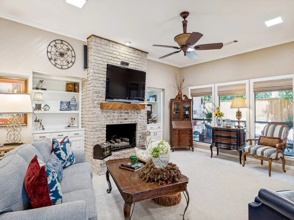 Single Family Residence For Sale in Collin County , 3801 Graphic Place, Plano, Texas 75075, 3 Bedroom, 3 Bathroom, 2 Garage spaces, 2,372 Sqft, built in 1981, mls#21372815, Real Estate Agent in Plano, Homes For Sale in Collin county, Homes For Sale in Plano, Realtor in Plano Texas, Real Estate Brokerage Independent Realty Texas, Luminita Cordes Realtor