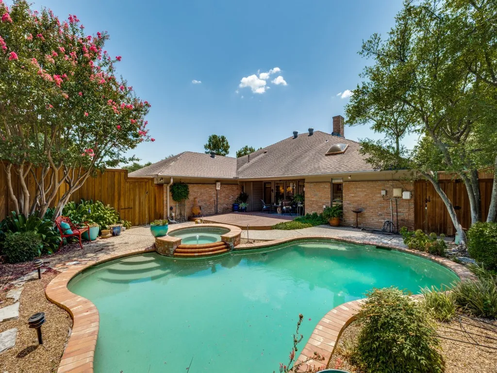 Single Family Residence For Sale in Collin County , 3801 Graphic Place, Plano, Texas 75075, 3 Bedroom, 3 Bathroom, 2 Garage spaces, 2,372 Sqft, built in 1981, mls#21372815, Real Estate Agent in Plano, Homes For Sale in Collin county, Homes For Sale in Plano, Realtor in Plano Texas, Real Estate Brokerage Independent Realty Texas, Luminita Cordes Realtor