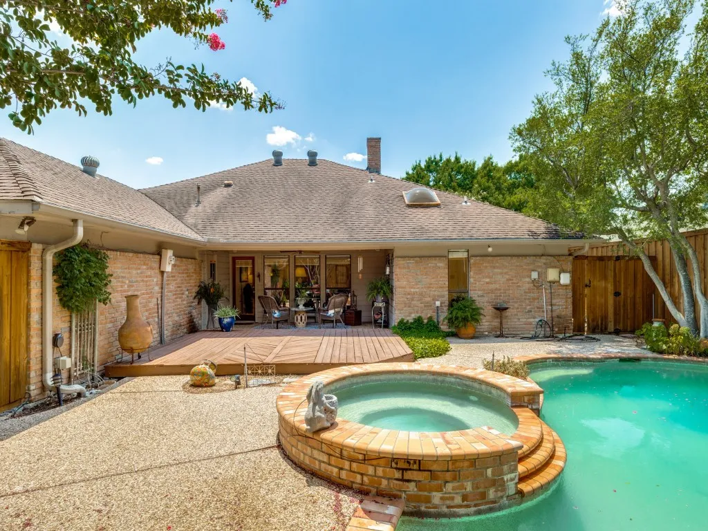 Single Family Residence For Sale in Collin County , 3801 Graphic Place, Plano, Texas 75075, 3 Bedroom, 3 Bathroom, 2 Garage spaces, 2,372 Sqft, built in 1981, mls#21372815, Real Estate Agent in Plano, Homes For Sale in Collin county, Homes For Sale in Plano, Realtor in Plano Texas, Real Estate Brokerage Independent Realty Texas, Luminita Cordes Realtor