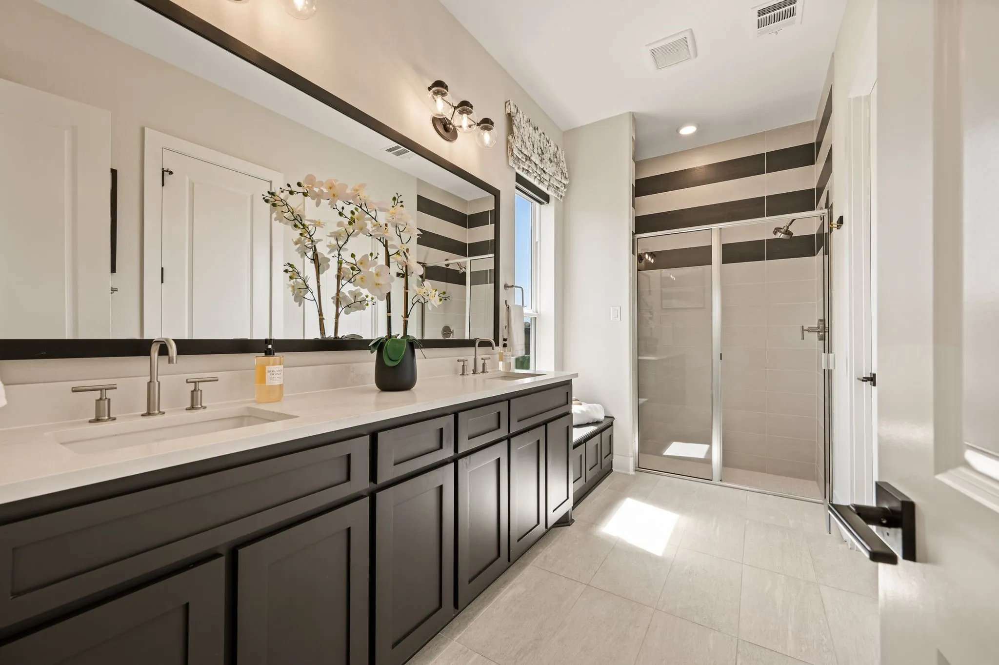 Single Family Residence For Rent in Denton County , 4104 Silverstein Street, Flower Mound, Texas 75022, 5 Bedroom, 6 Bathroom, 3 Garage spaces, 6,304 Sqft, built in 2021, mls#21372889, Real Estate Agent in Flower Mound, Homes For Rent in Denton county, Homes For Rent in Flower Mound, Realtor in Flower Mound Texas, Real Estate Brokerage Independent Realty Texas, Luminita Cordes Realtor