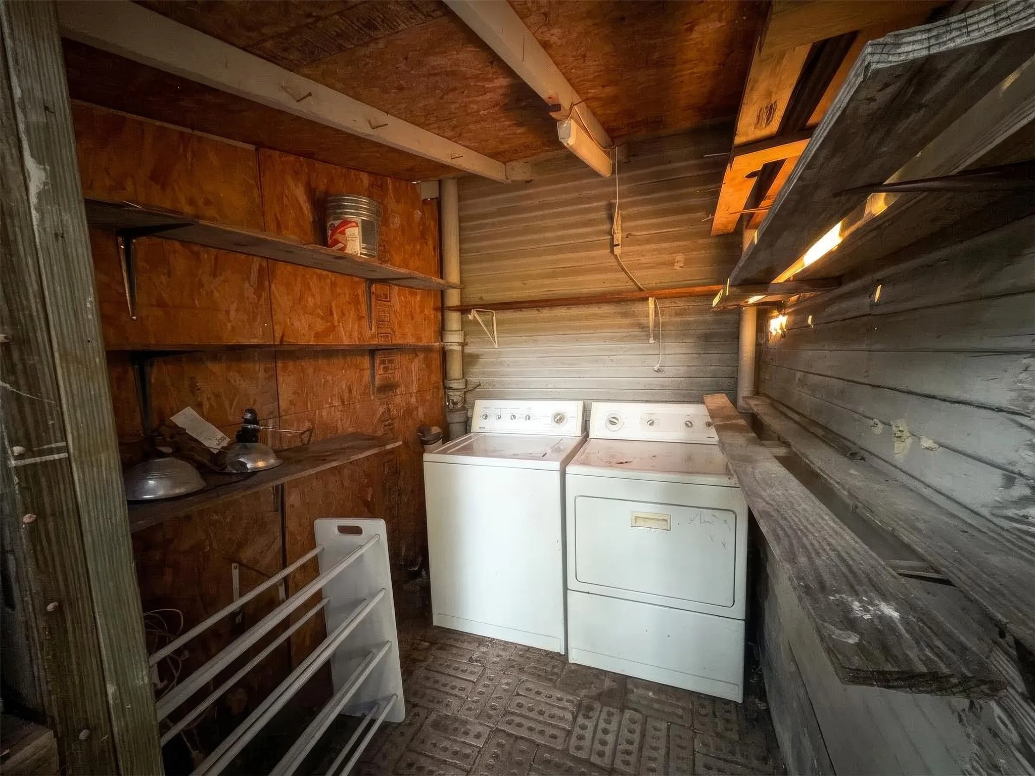 Single Family Residence For Sale in Tarrant County , 7613 Marys Creek Drive, Fort Worth, Texas 76116, 1 Bedroom, 1 Bathroom, Garage spaces, 720 Sqft, built in 1935, mls#21371261, Real Estate Agent in Fort Worth, Homes For Sale in Tarrant county, Homes For Sale in Fort Worth, Realtor in Fort Worth Texas, Real Estate Brokerage Independent Realty Texas, Luminita Cordes Realtor