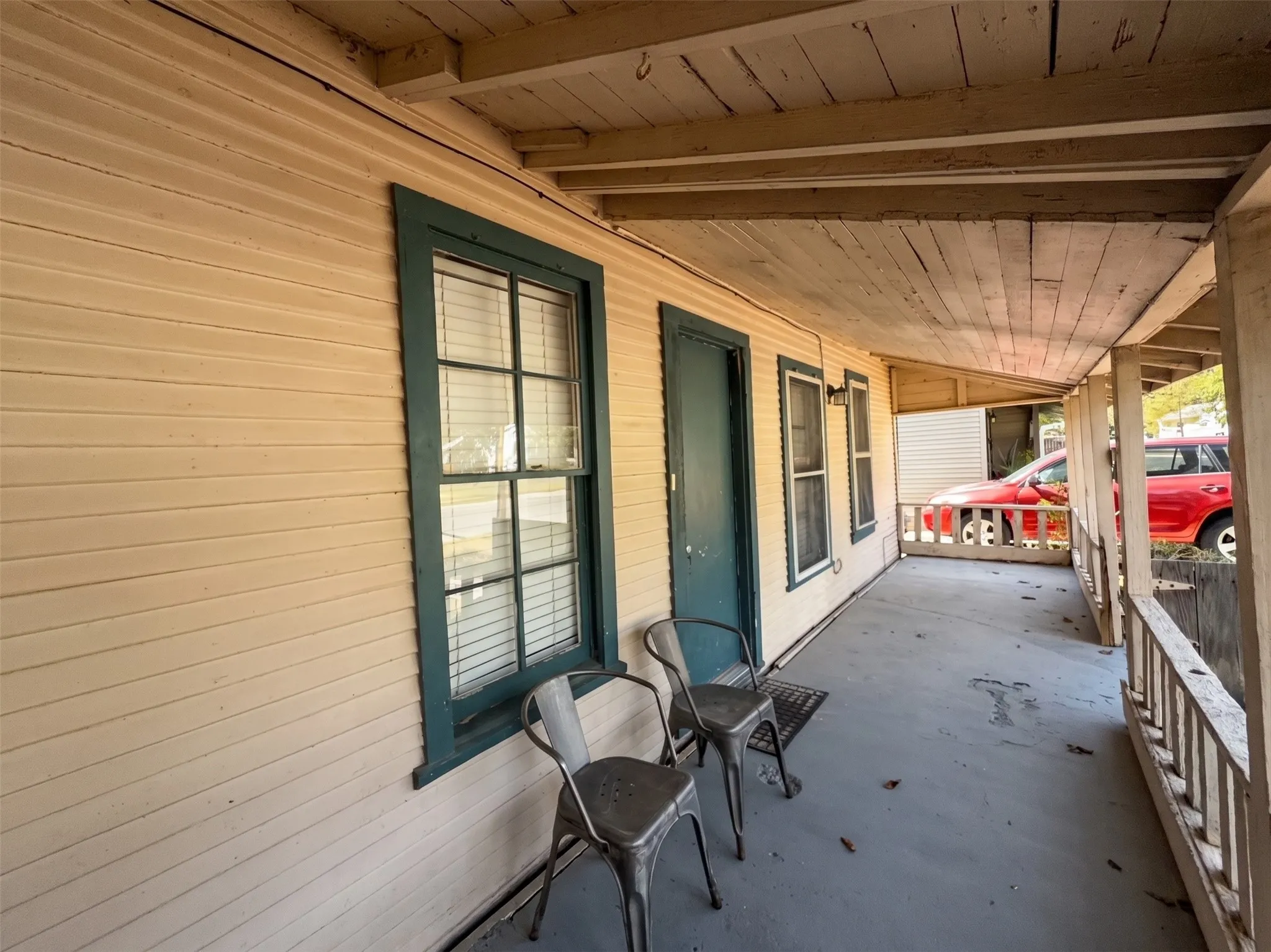 Single Family Residence For Sale in Tarrant County , 7613 Marys Creek Drive, Fort Worth, Texas 76116, 1 Bedroom, 1 Bathroom, Garage spaces, 720 Sqft, built in 1935, mls#21371261, Real Estate Agent in Fort Worth, Homes For Sale in Tarrant county, Homes For Sale in Fort Worth, Realtor in Fort Worth Texas, Real Estate Brokerage Independent Realty Texas, Luminita Cordes Realtor