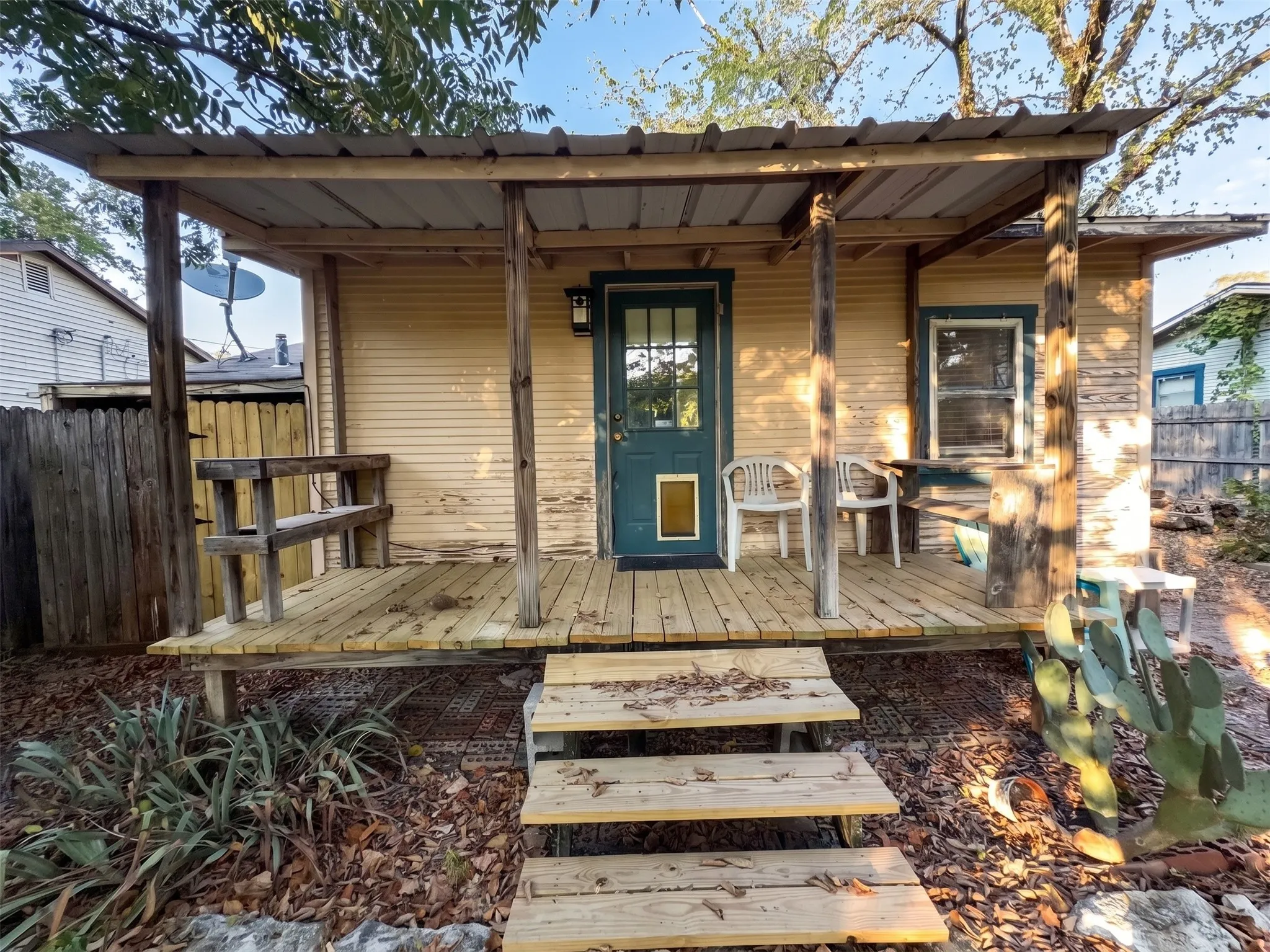 Single Family Residence For Sale in Tarrant County , 7613 Marys Creek Drive, Fort Worth, Texas 76116, 1 Bedroom, 1 Bathroom, Garage spaces, 720 Sqft, built in 1935, mls#21371261, Real Estate Agent in Fort Worth, Homes For Sale in Tarrant county, Homes For Sale in Fort Worth, Realtor in Fort Worth Texas, Real Estate Brokerage Independent Realty Texas, Luminita Cordes Realtor