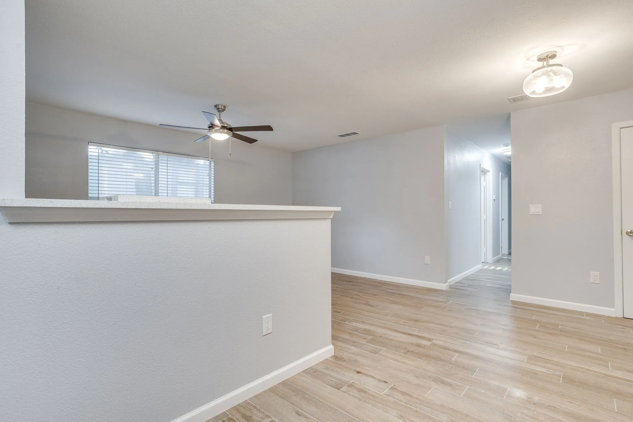 Duplex For Rent in Tarrant County , 2616 Bomar Avenue 2618, Fort Worth, Texas 76103, 3 Bedroom, 2 Bathroom, Garage spaces, 2,080 Sqft, built in 2004, mls#21371032, Real Estate Agent in Fort Worth, Homes For Rent in Tarrant county, Homes For Rent in Fort Worth, Realtor in Fort Worth Texas, Real Estate Brokerage Independent Realty Texas, Luminita Cordes Realtor